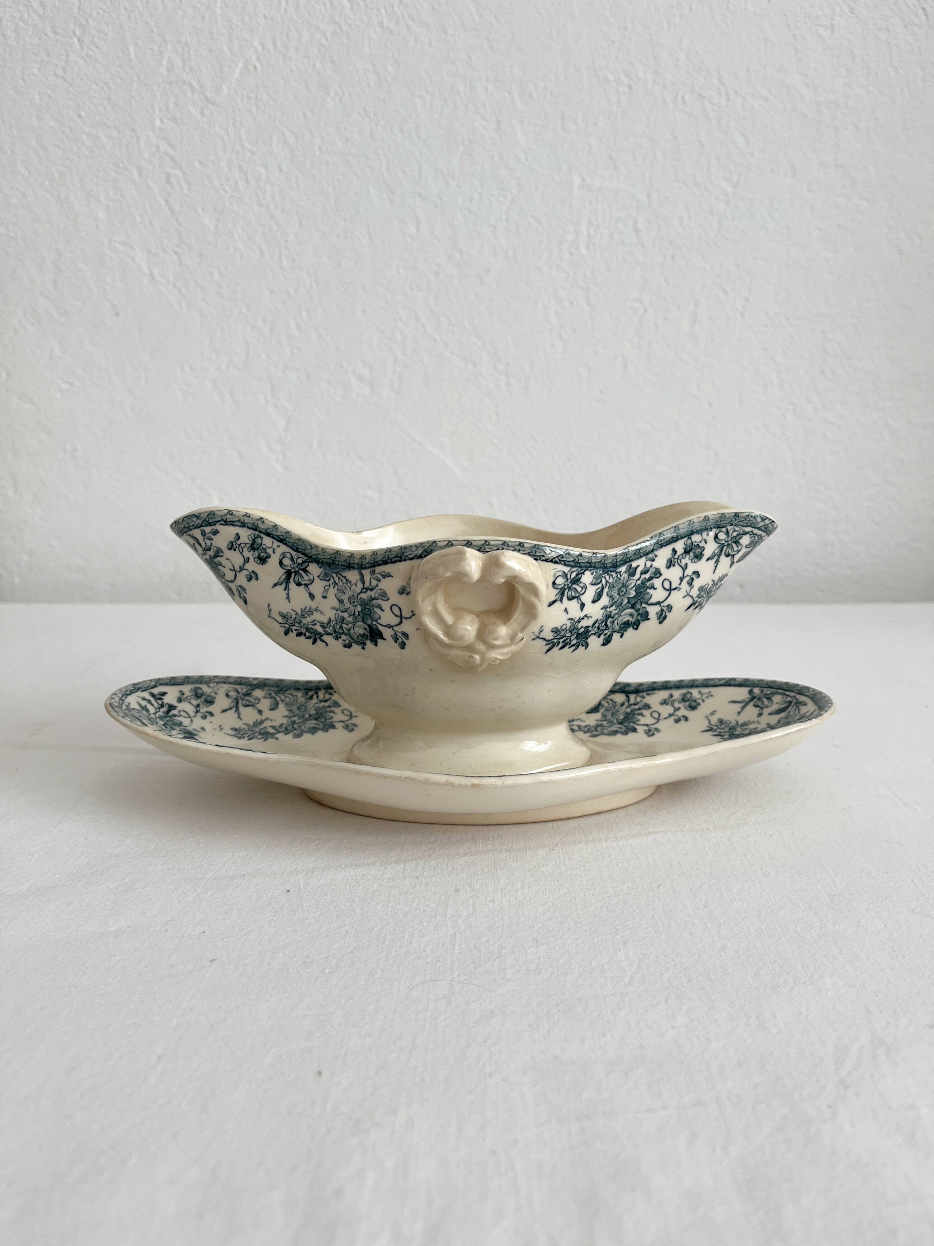 Opaque ironstone sauce boat "Bouquets of roses" from Gien