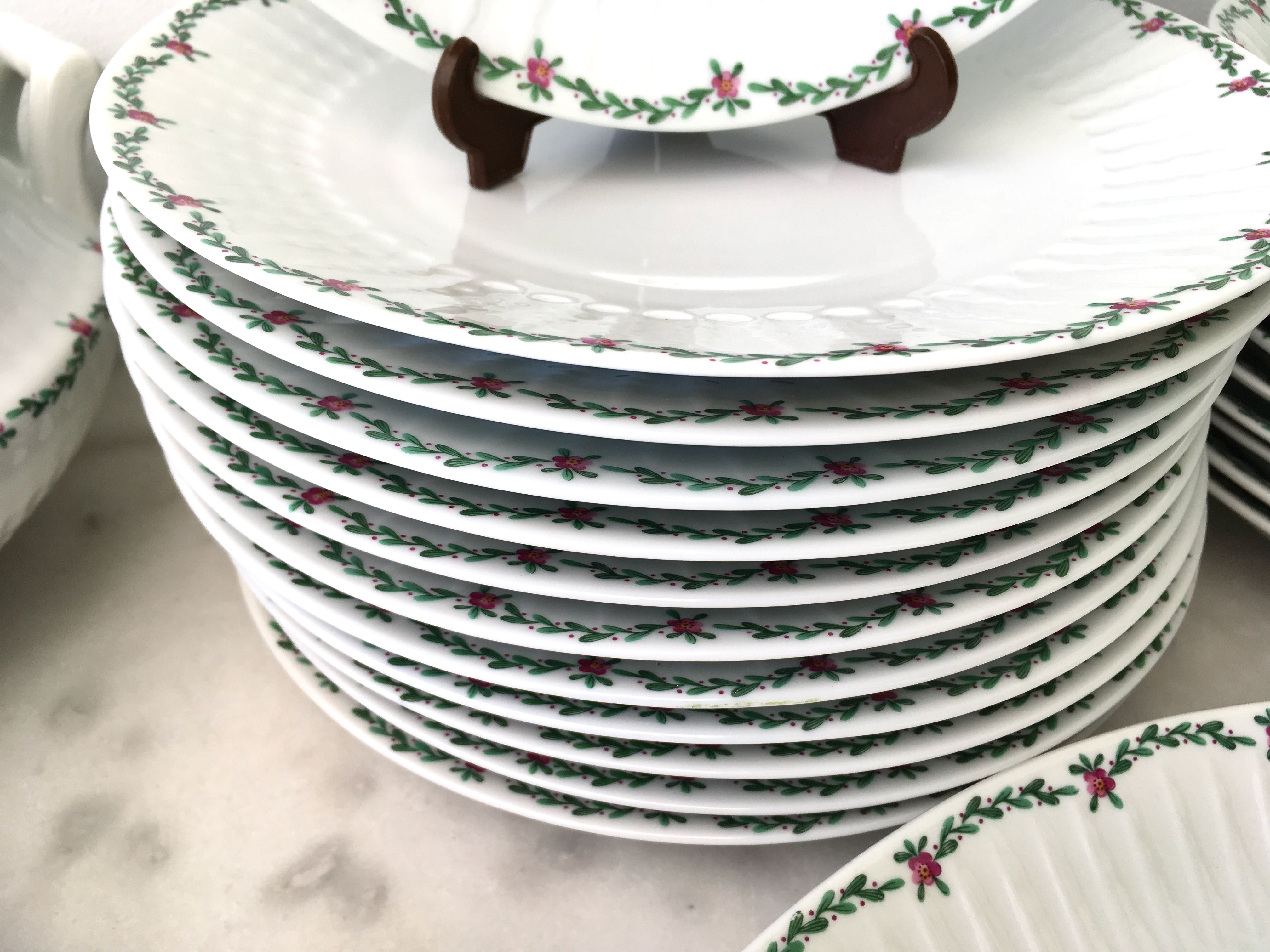 Plate service for 12 people 1970