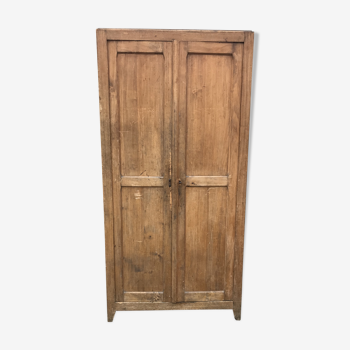 Armoire parisienne