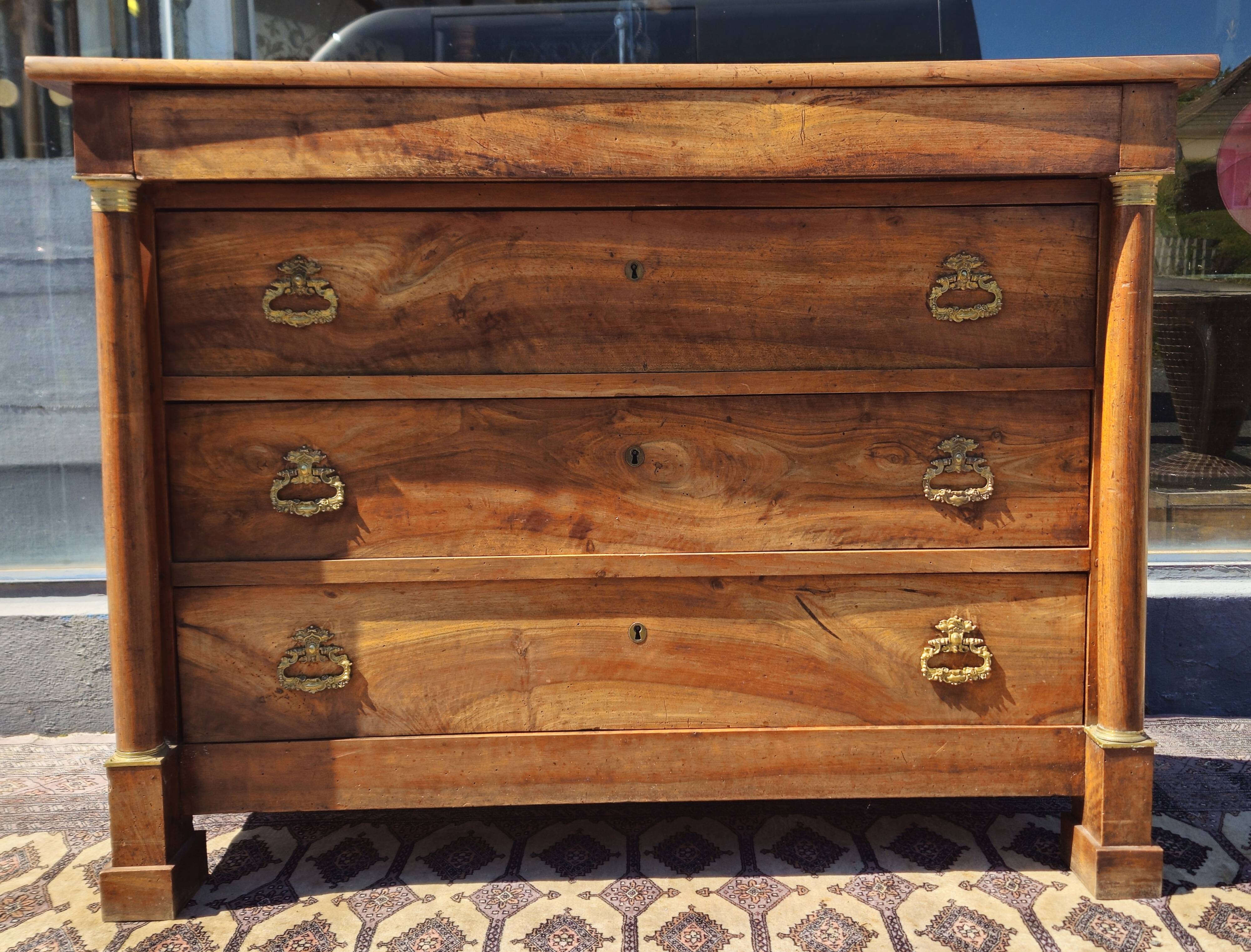 Empire walnut commode with detached columns – early 19th century