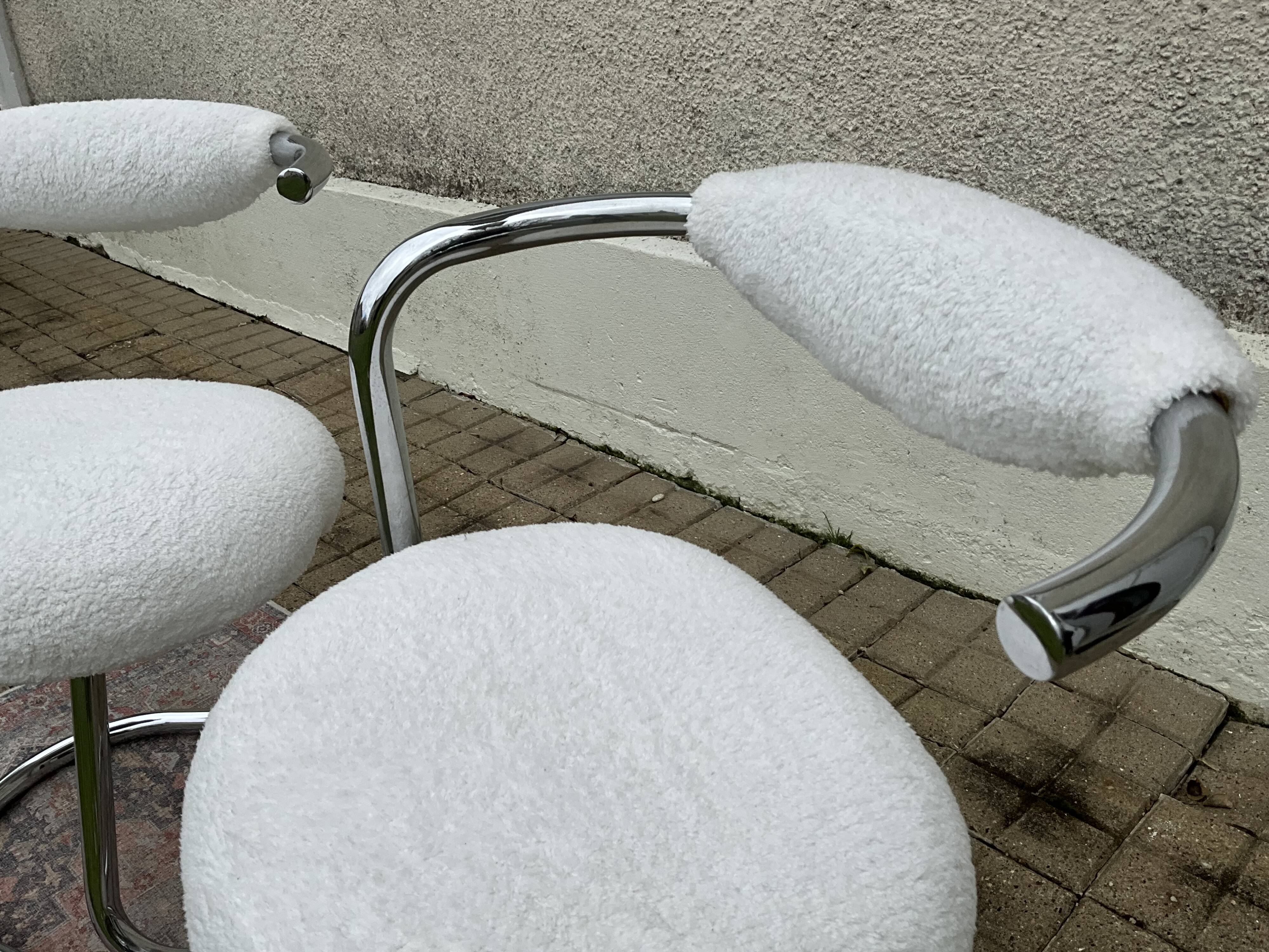 Pair of cobra chair by Giotto  Stoppino