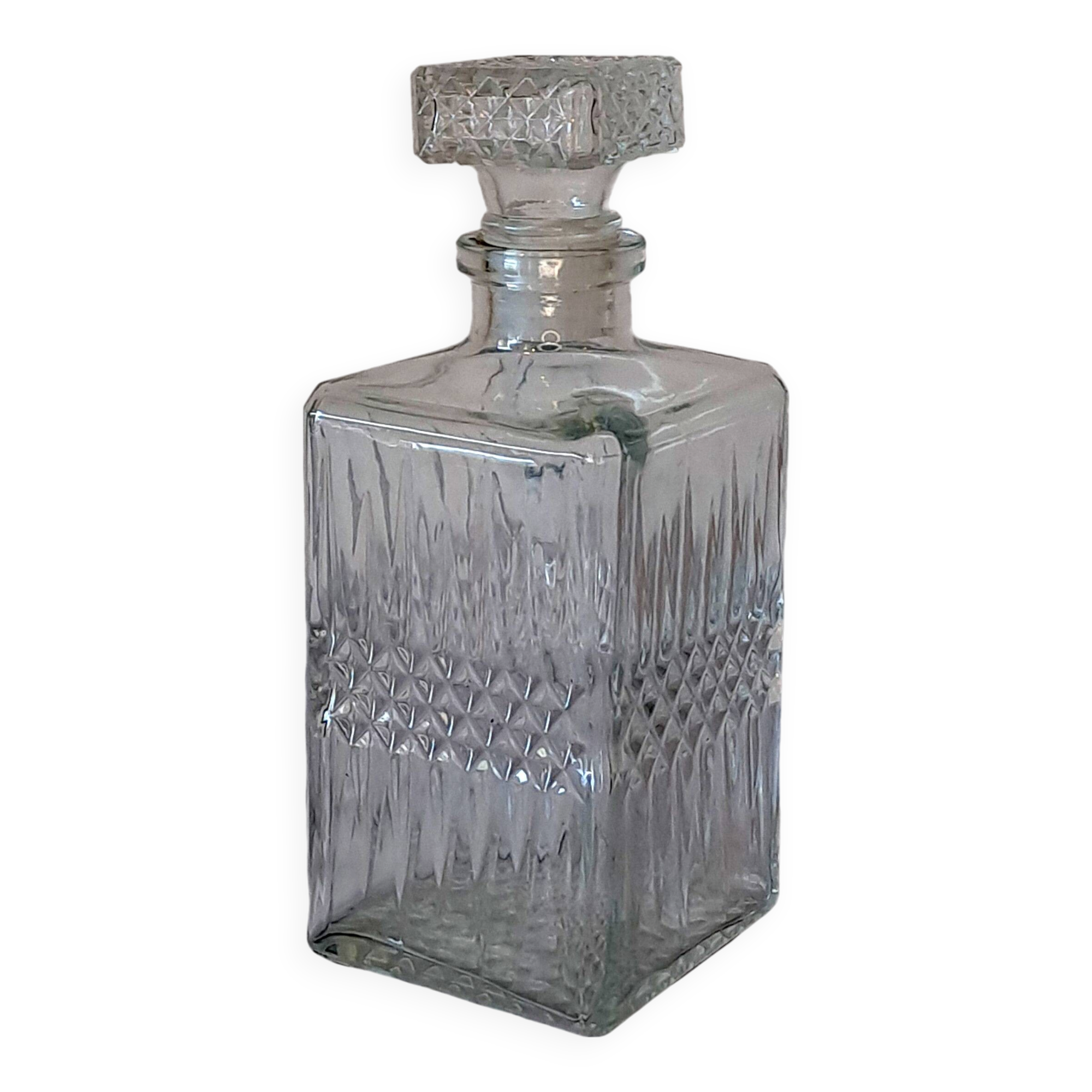 Vintage Diamond Cut Glass Decanter – Retro Elegance