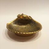 Empty gilded bronze pocket in the shape of a shell