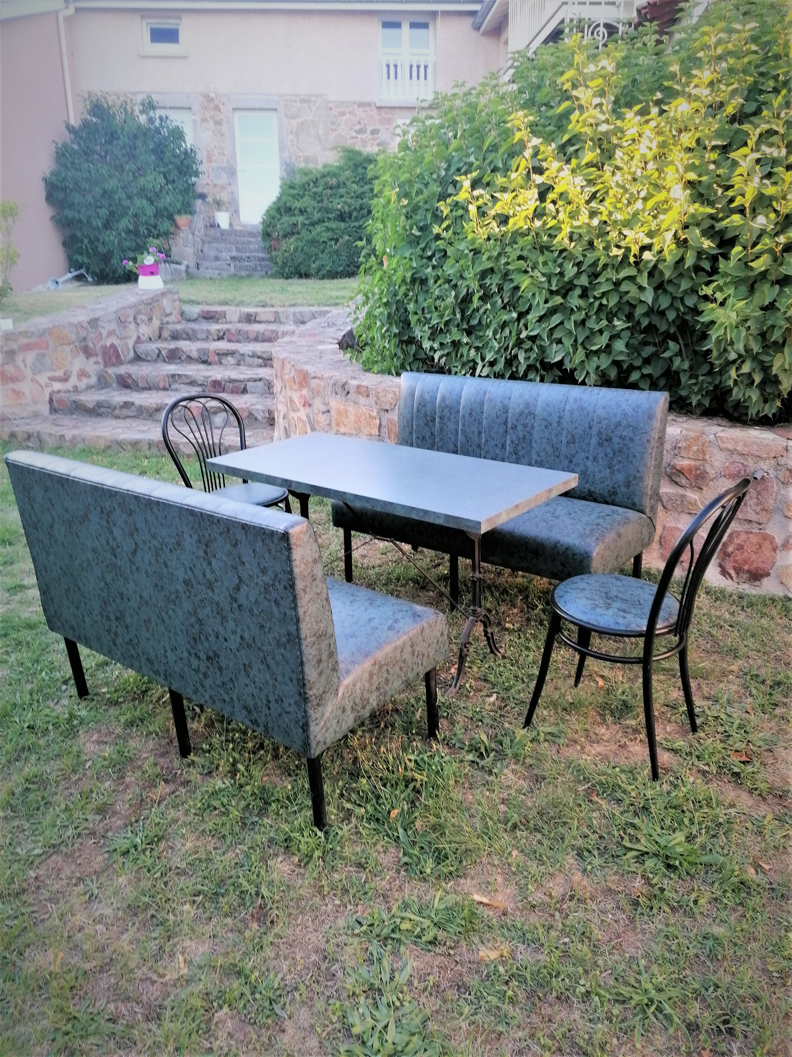 Bistro bench