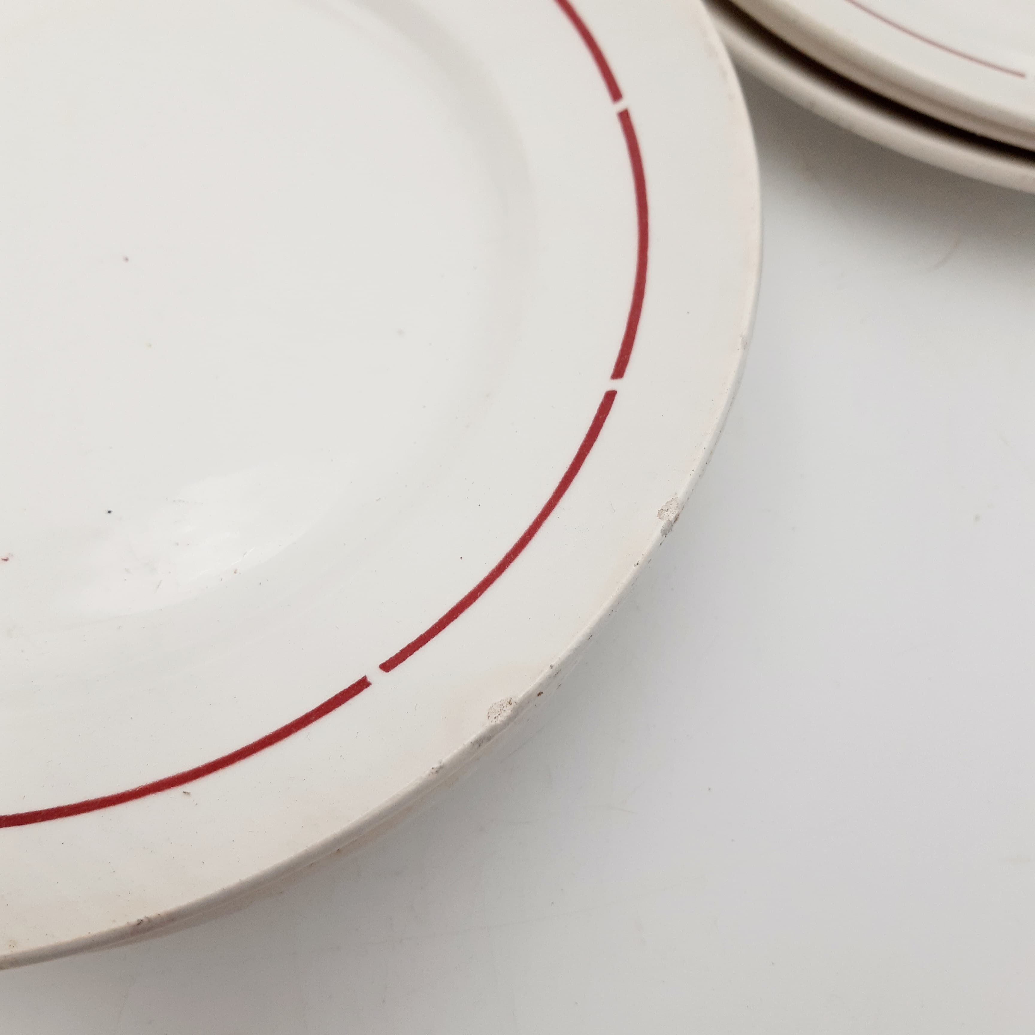 8 flat plates porcelain Saint Amand