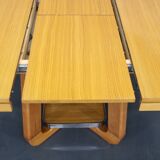1970s Italian Extendable Dining Table in Maple Finish