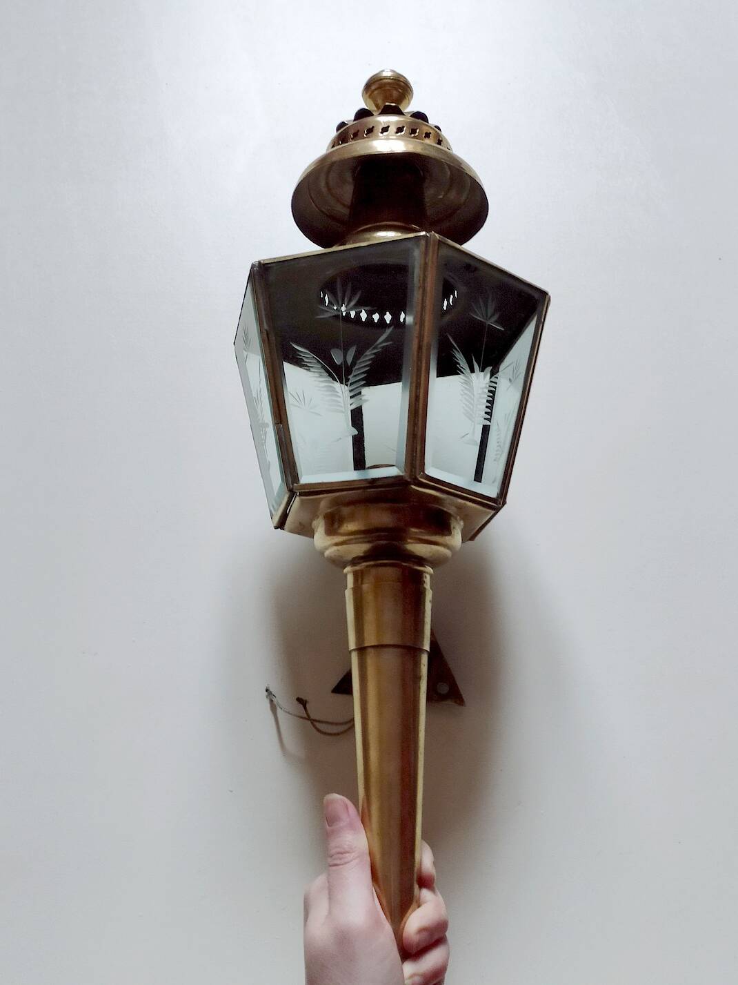 Electrified wall lamp cab lantern brass old engraved glass