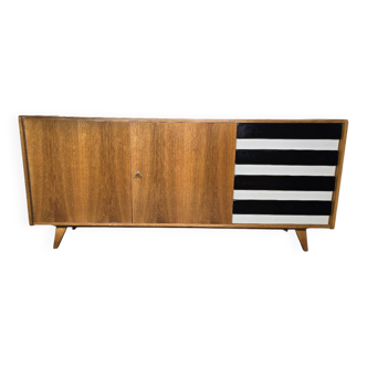 Buffet de Jiri Jiroutek pour Interior Prague