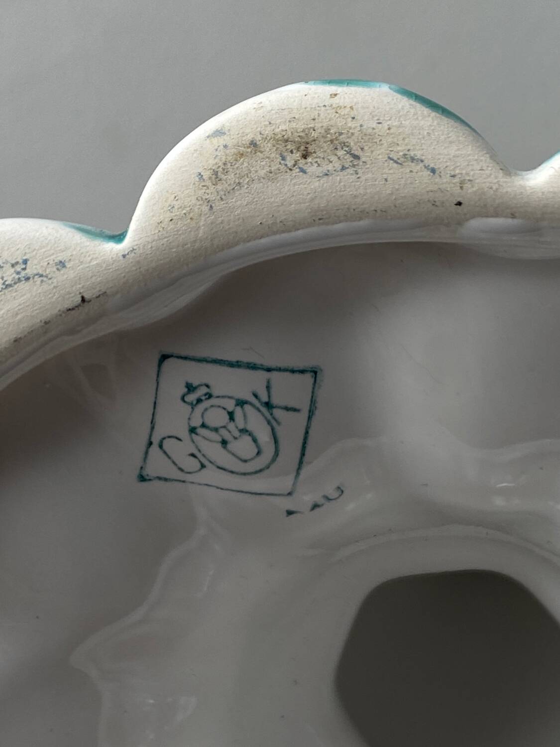 Ceramic candle holder