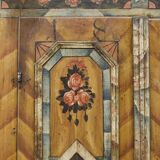 Armoire de mariée peinte à l'art populaire