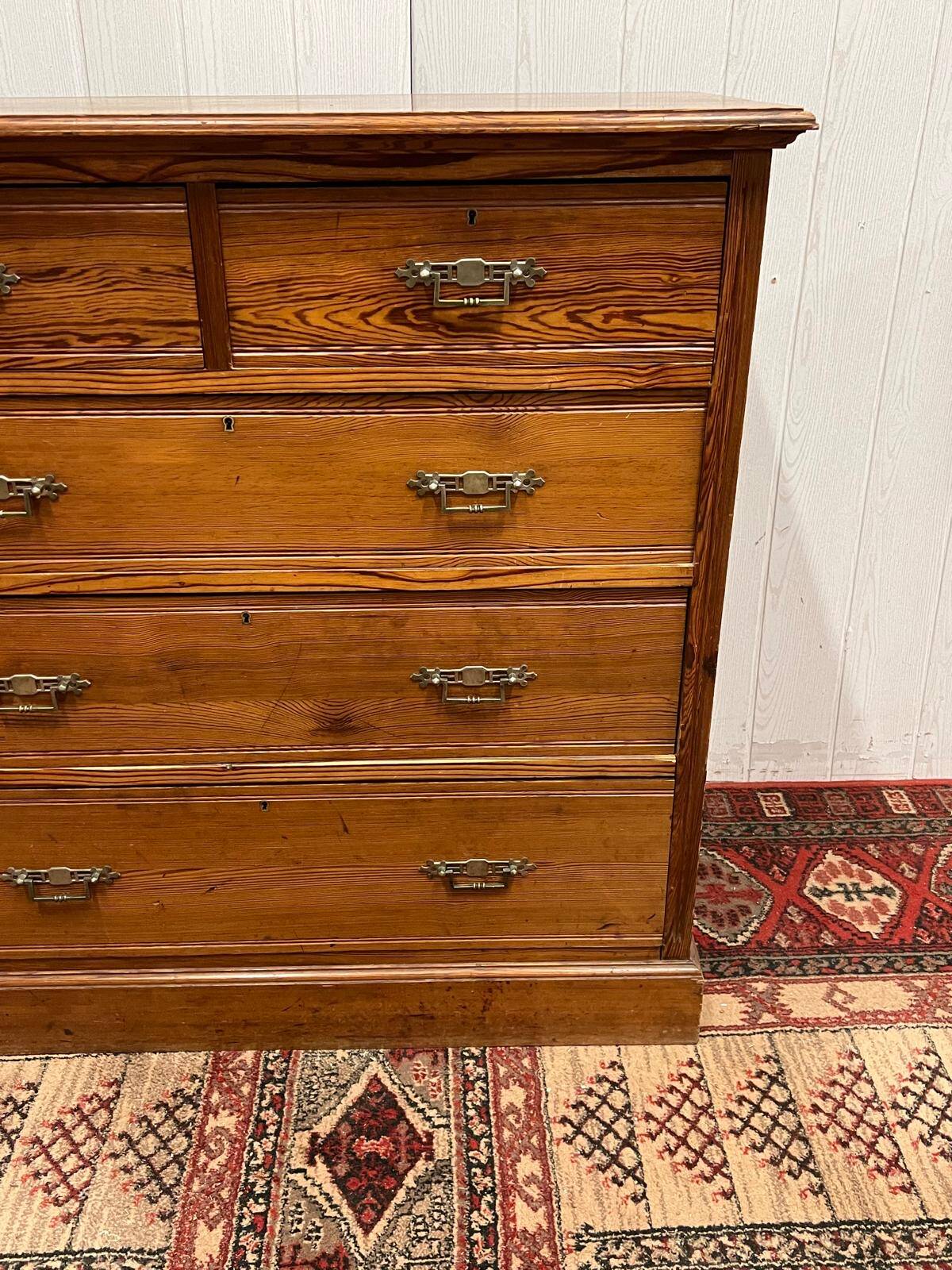 Chest of drawers
