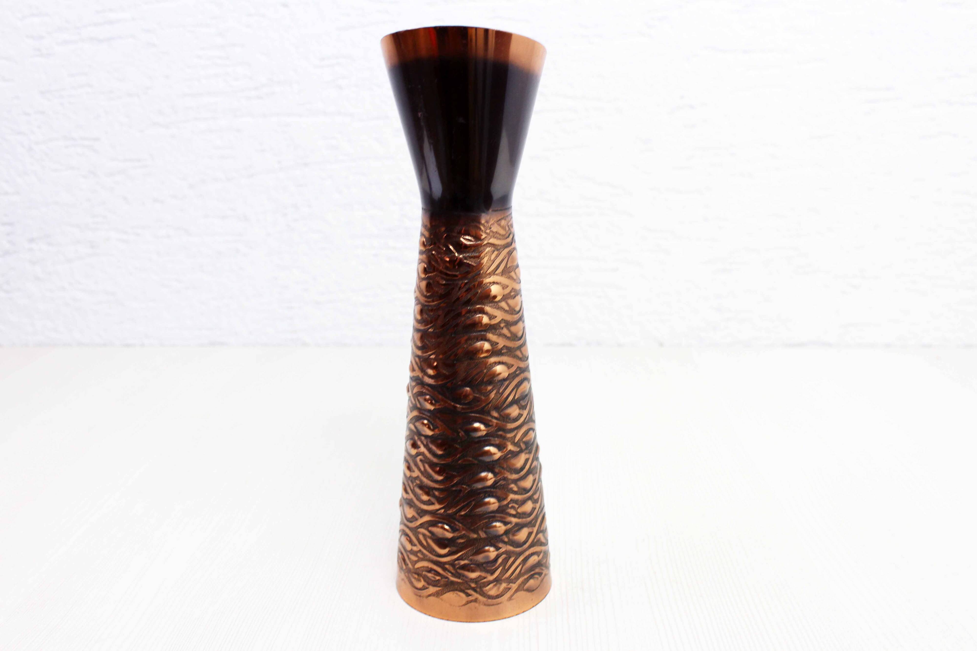 Vase vintage en cuivre et teck