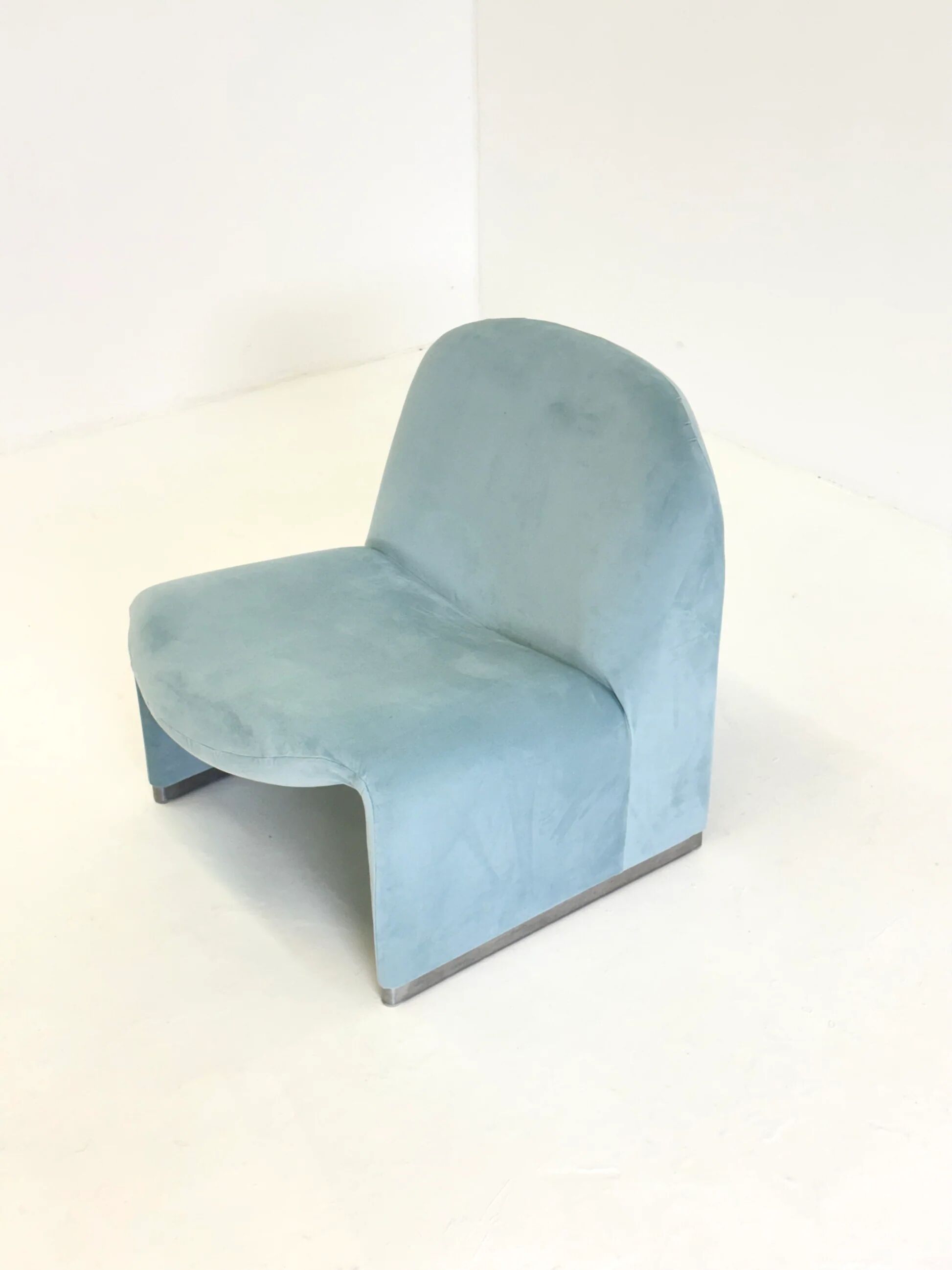 Anonima Castelli Alky armchair in baby blue velvet