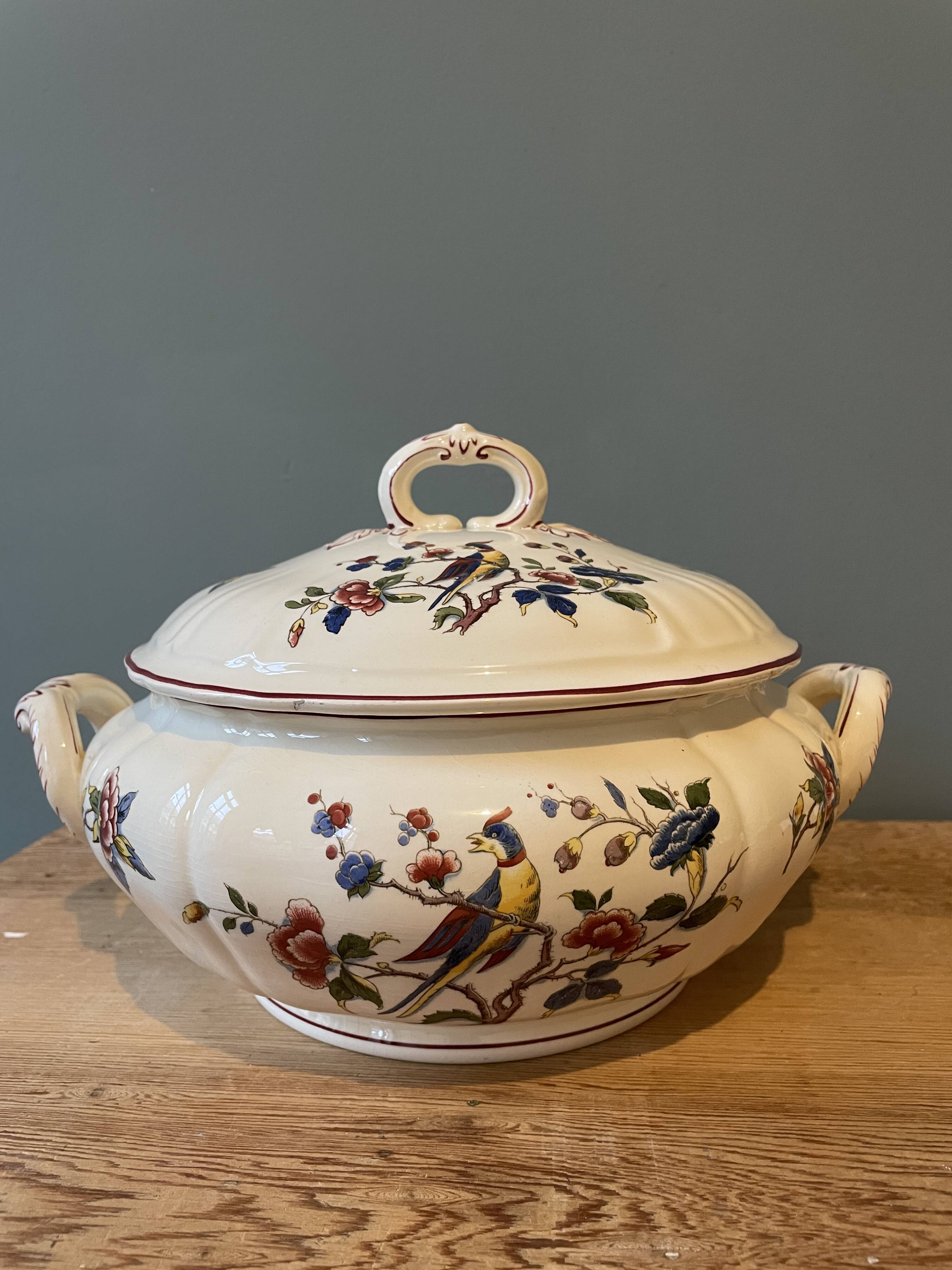 Old soup pot Villeroy and Boch Mettlach, Phoenix model