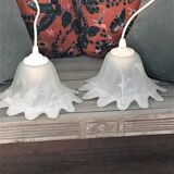 2 pendant lights with frosted glass tulips, in shades of white