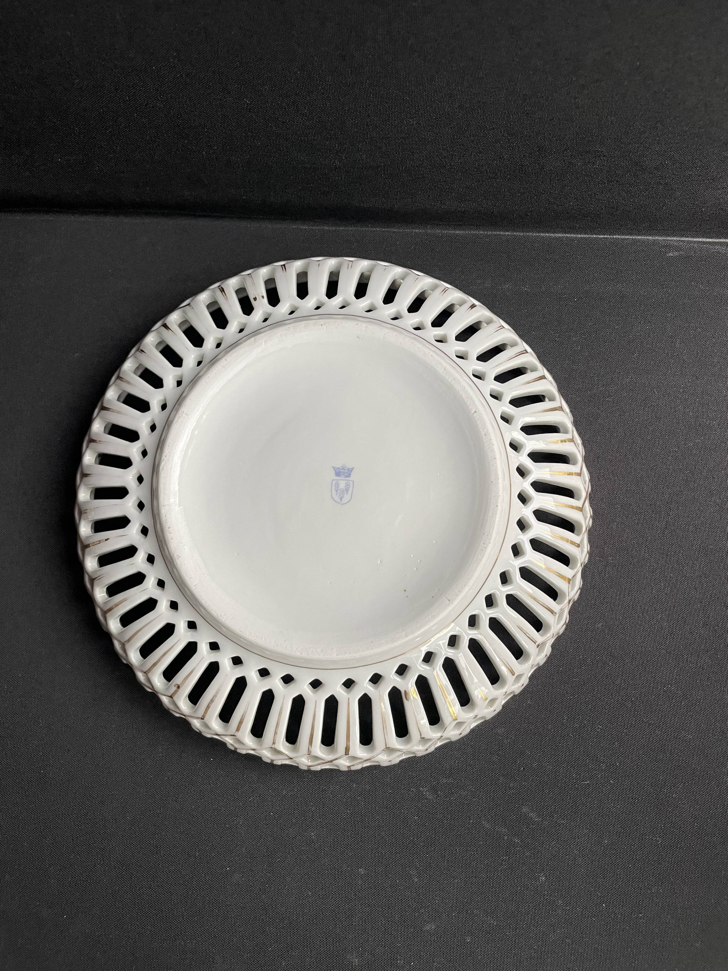 Openwork porcelain bowl with hand decoration – Von Schierholz manufactory in Plaue