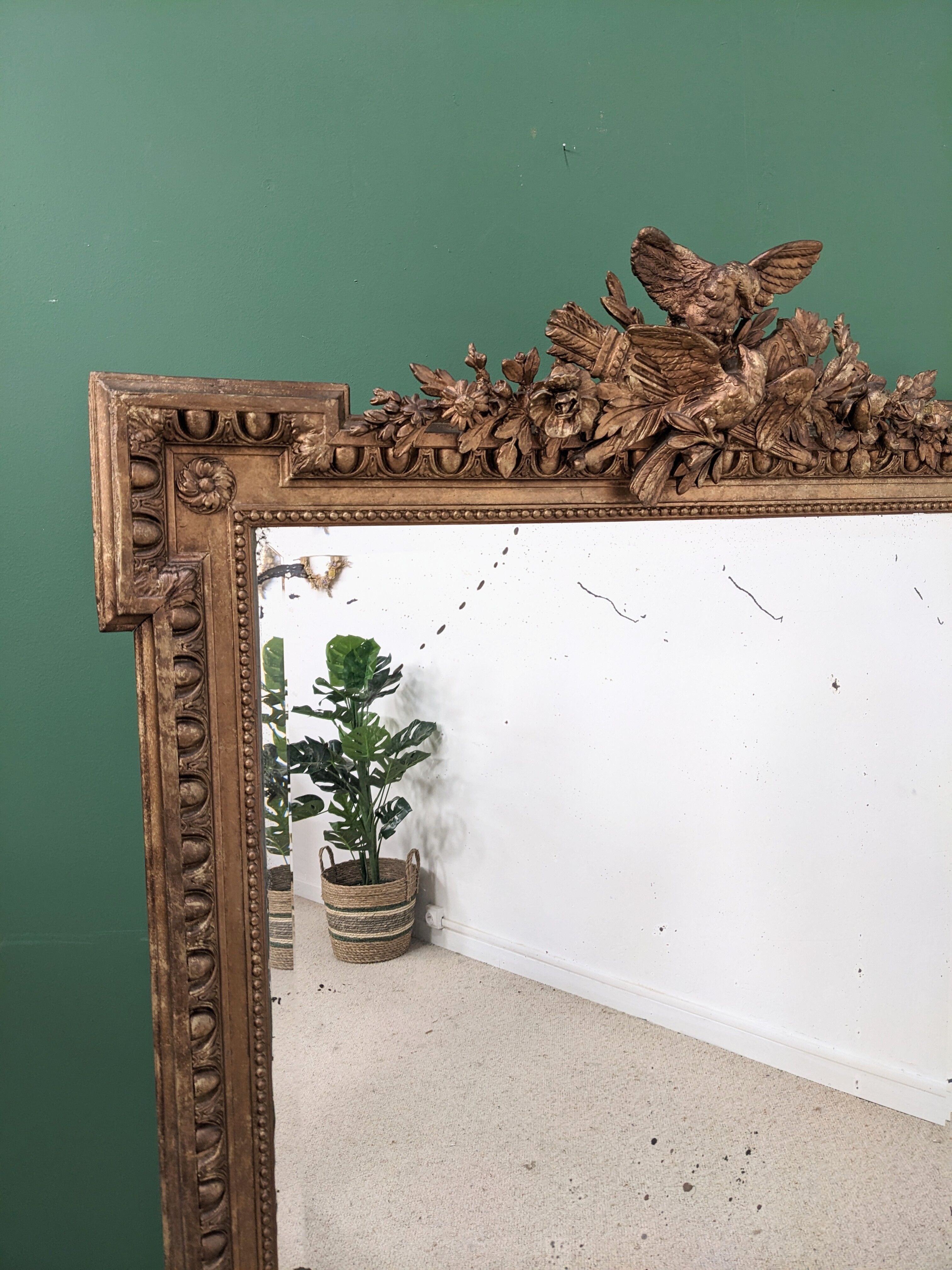 Mirror with antique moldings, 153x102 cm