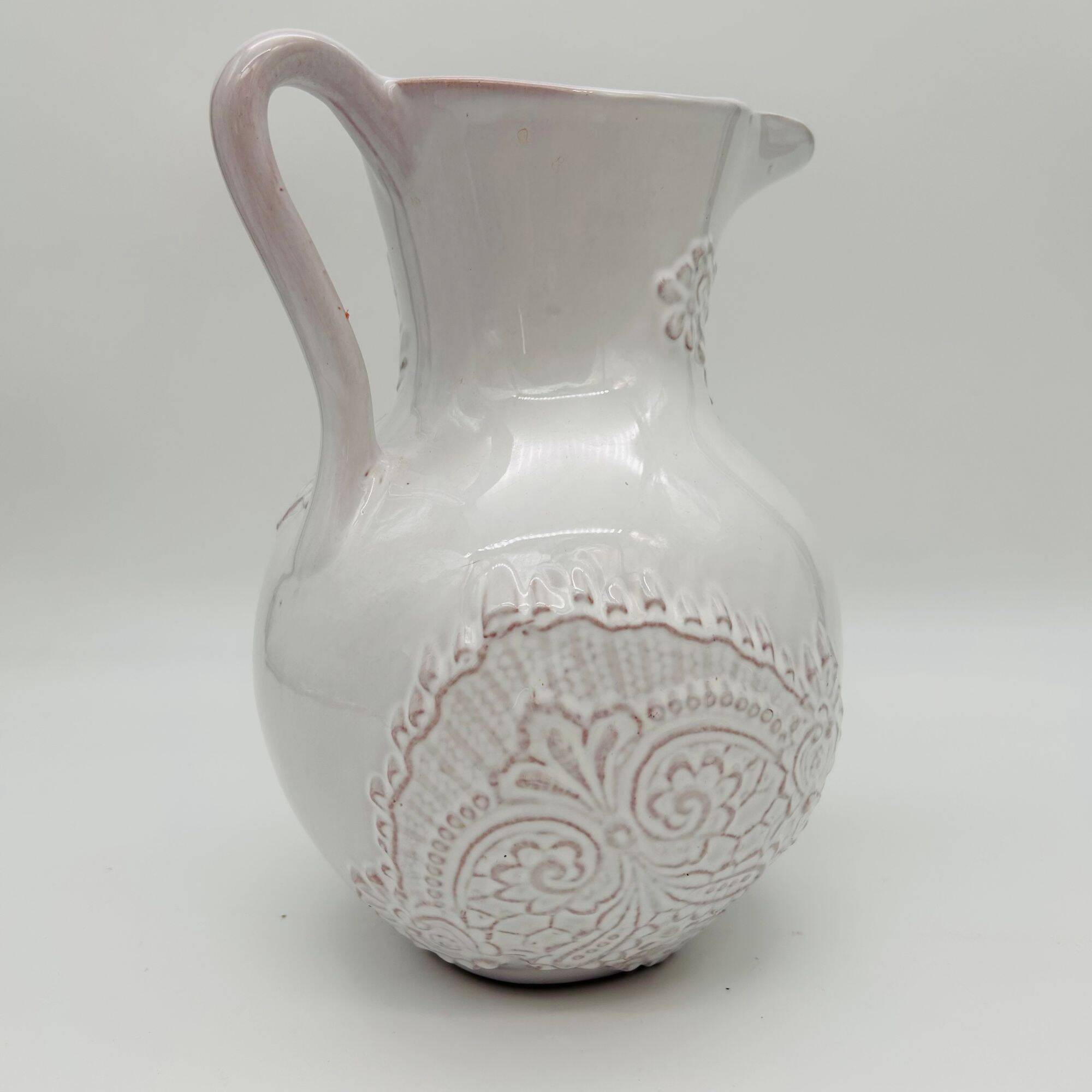 French farmhouse jug with a vintage look.