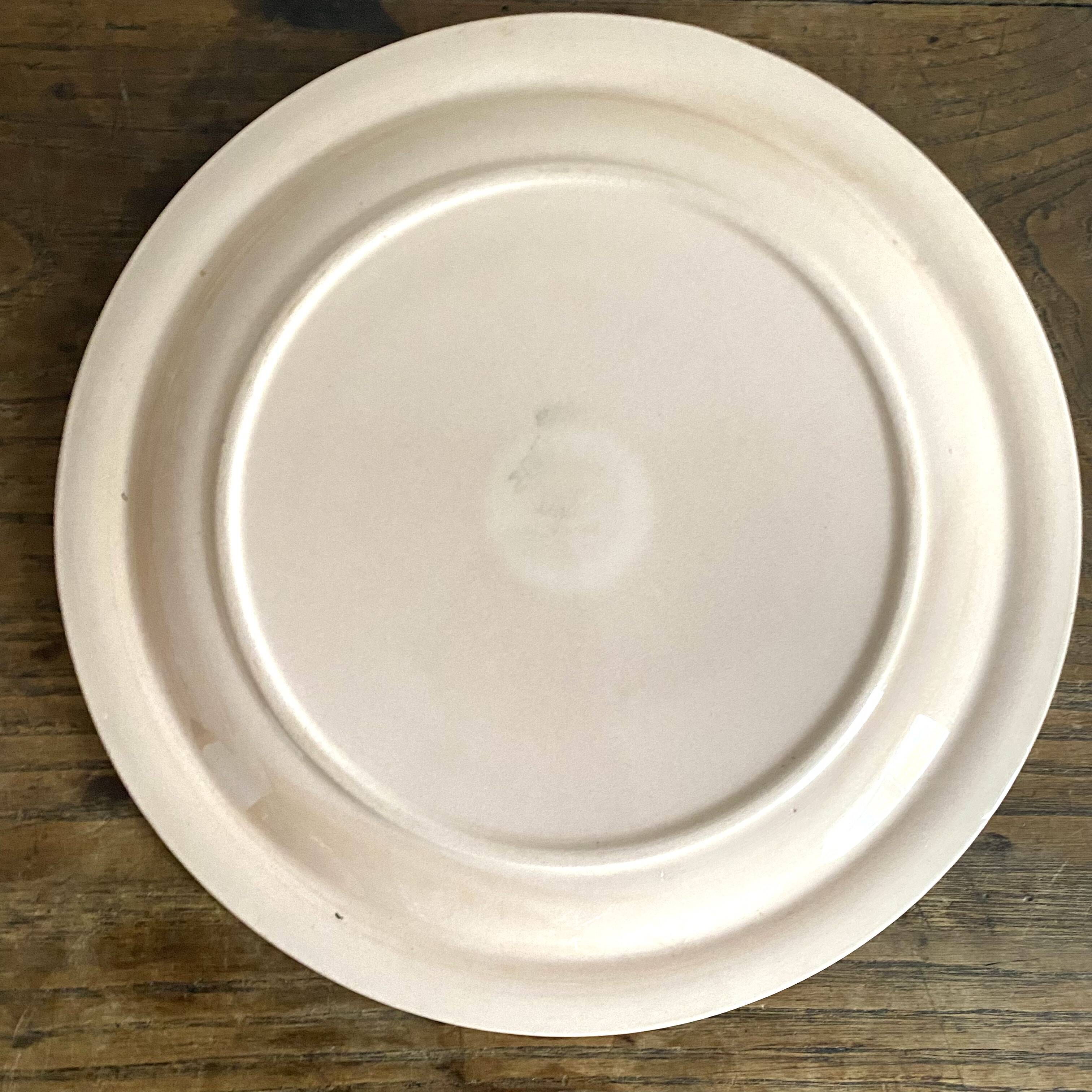 Longwy Betty model dinner plates