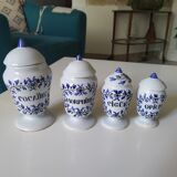 Batch of Delft aphoticaria pots