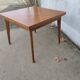 Table carrée vintage avec rallonges