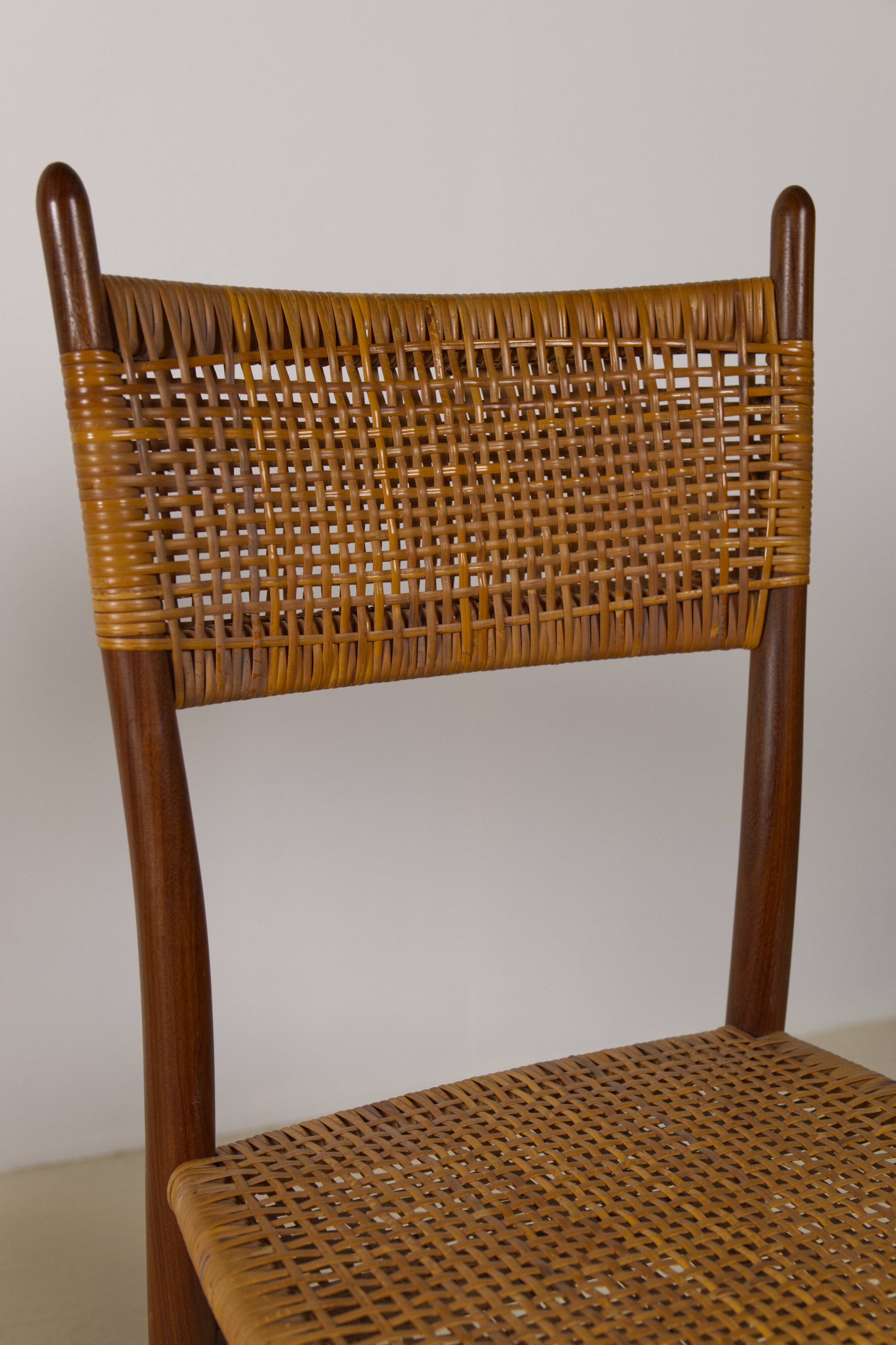 Ensemble de 4 chaises de salle à manger italiennes en teck et rotin