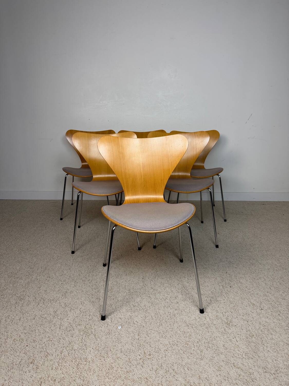 6 chairs Series 7 – Arne Jacobsen for Fritz Hansen