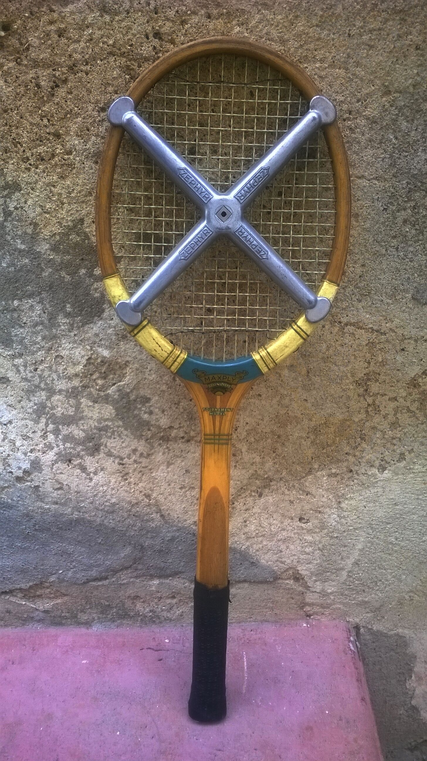 Raquette de tennis vintage