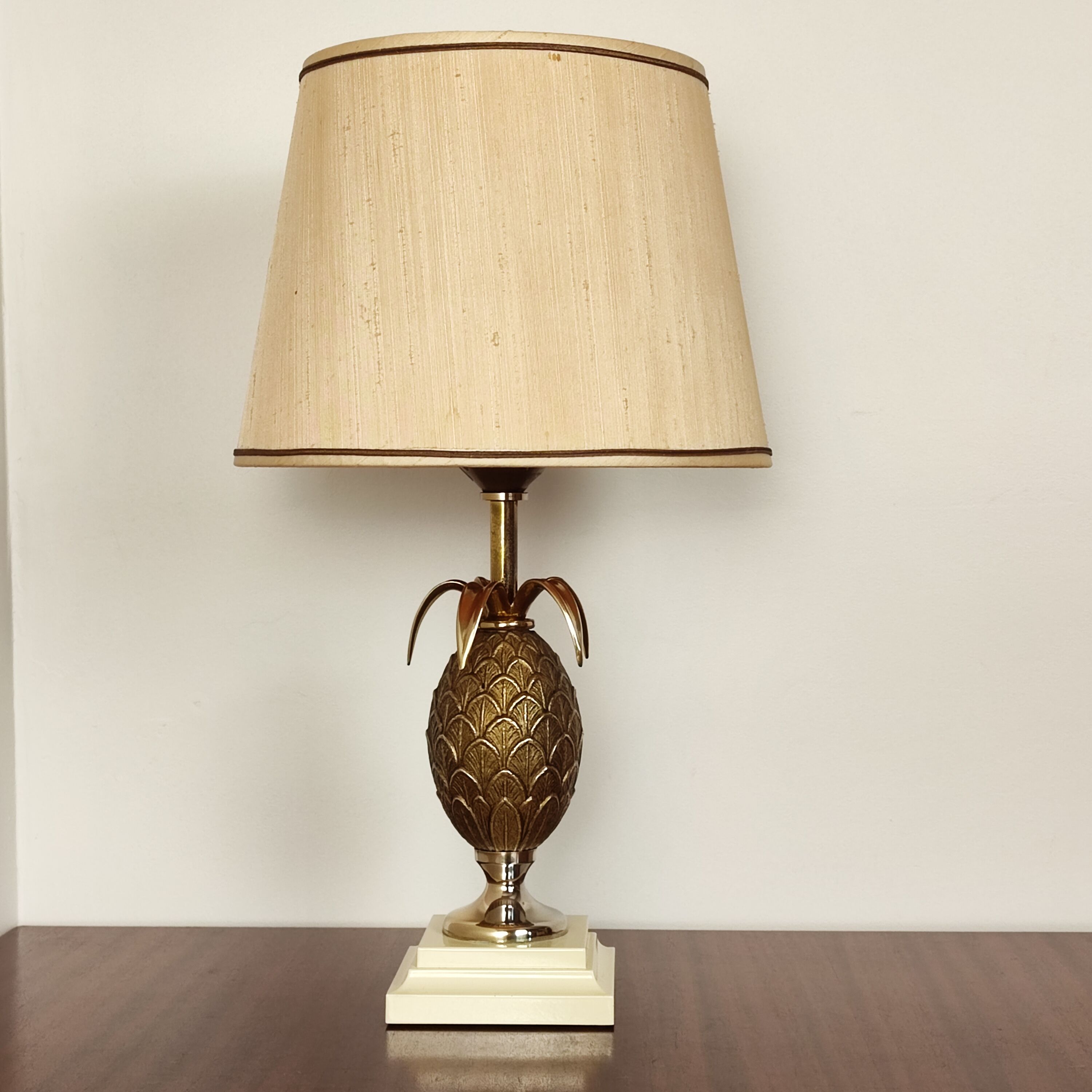 Pineapple lamp 80'