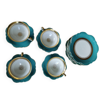 Tasses à thé et assiettes