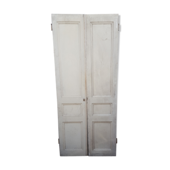 Pair of original white patina separation doors moldings