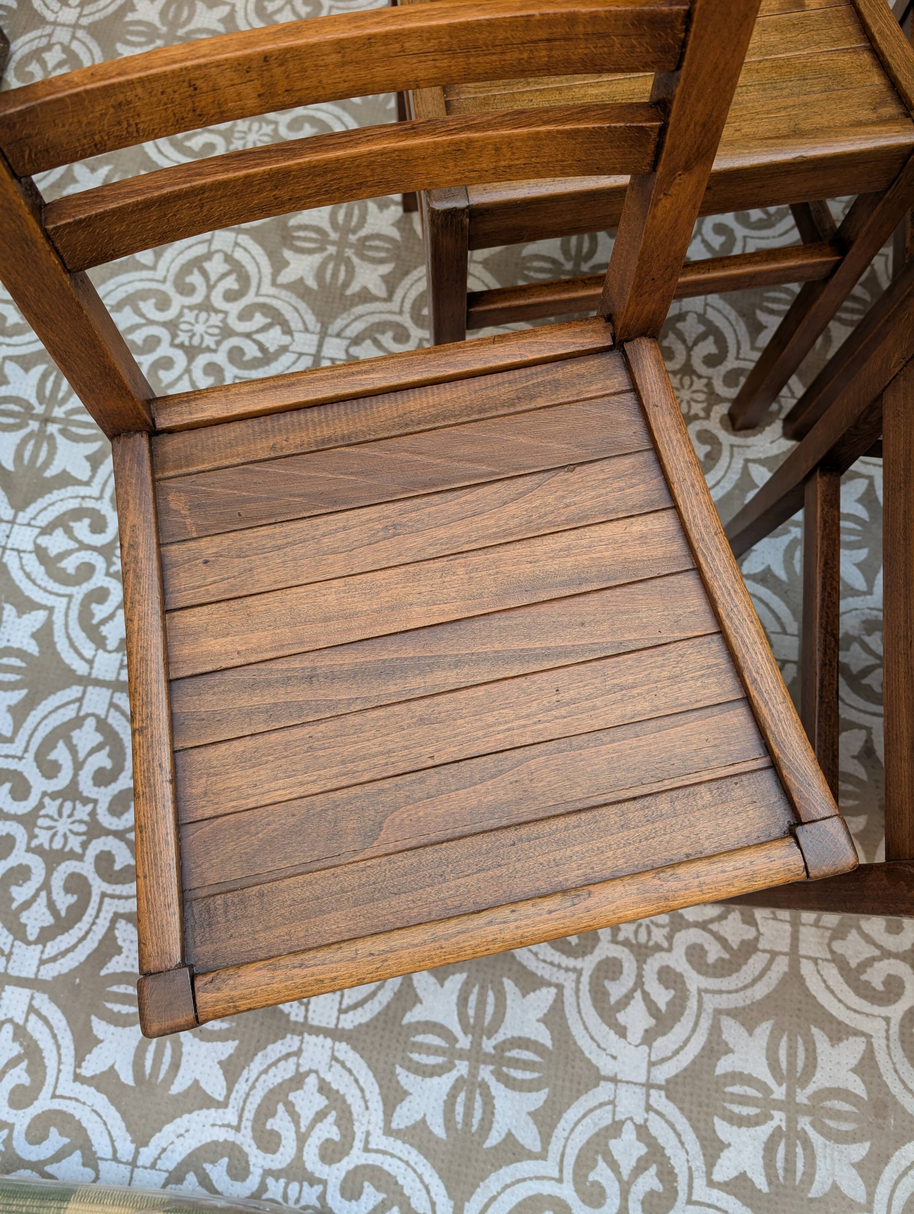 Set of reconstruction chairs
