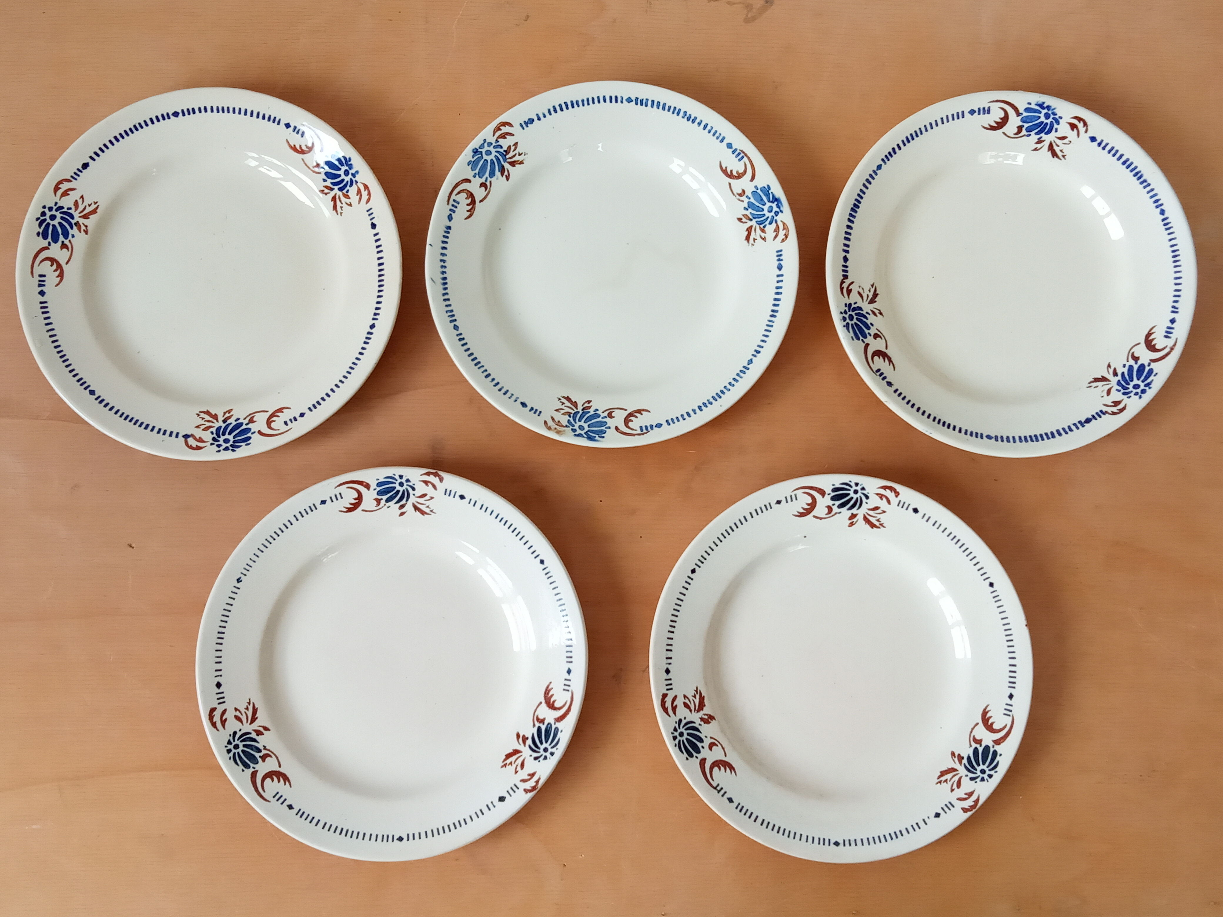 Five flat plates of Sarreggemines