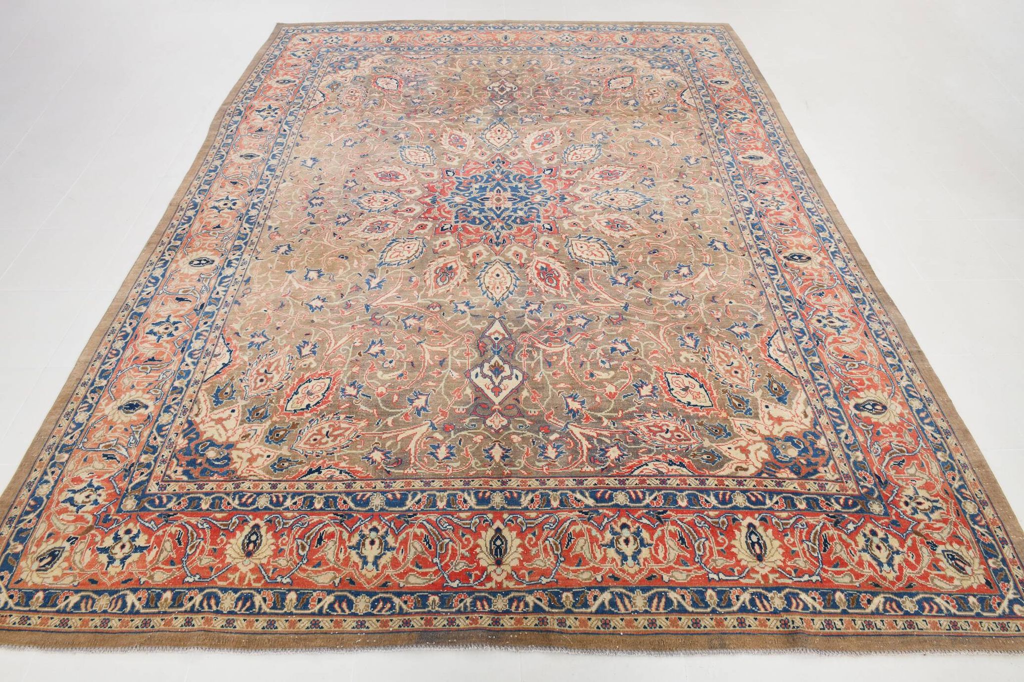 Large Antique Persian Carpet 300x397 cm, Medallion and Floral Patterns