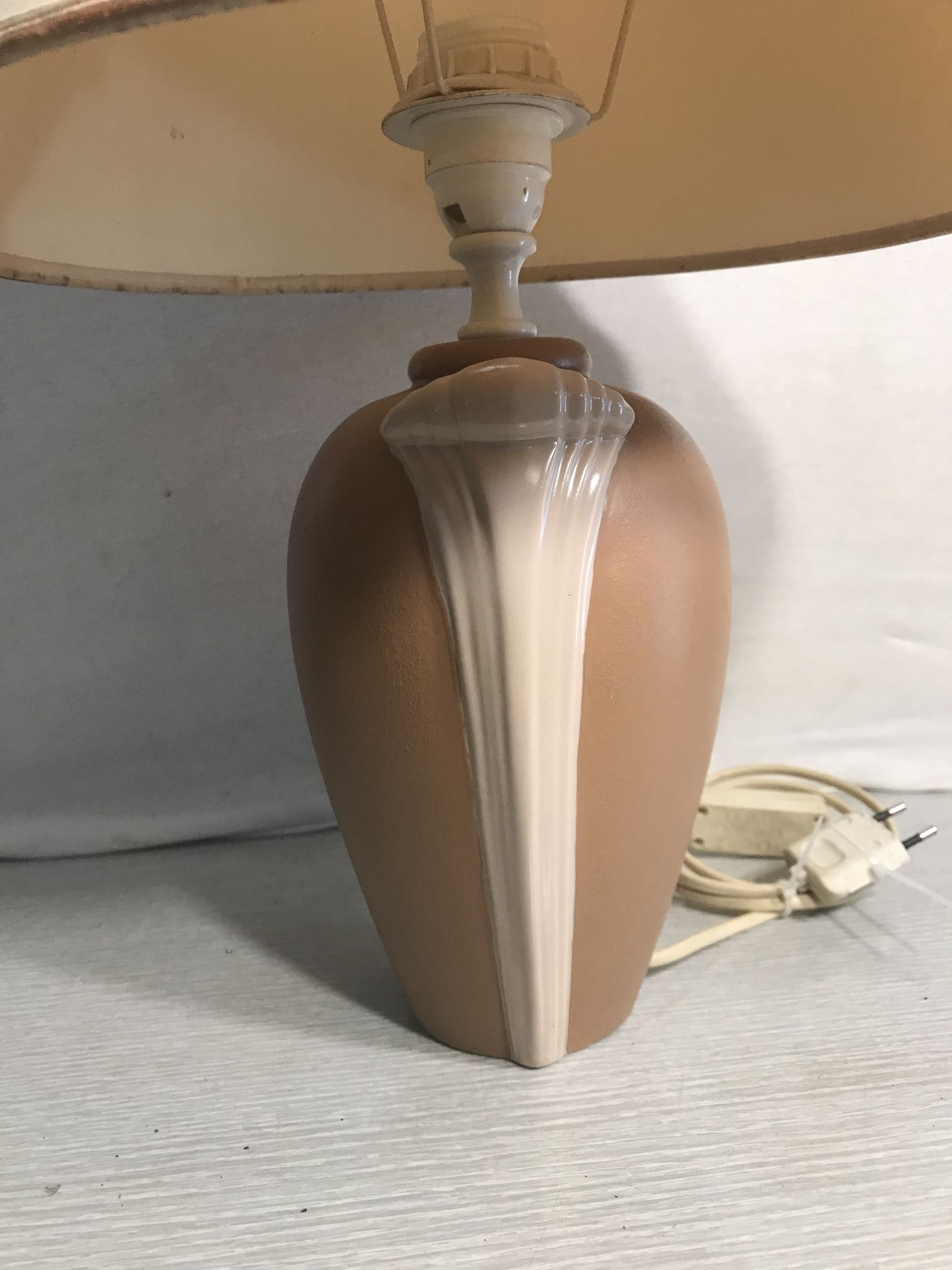Lampe corps céramique beige abat-jour crème vintage