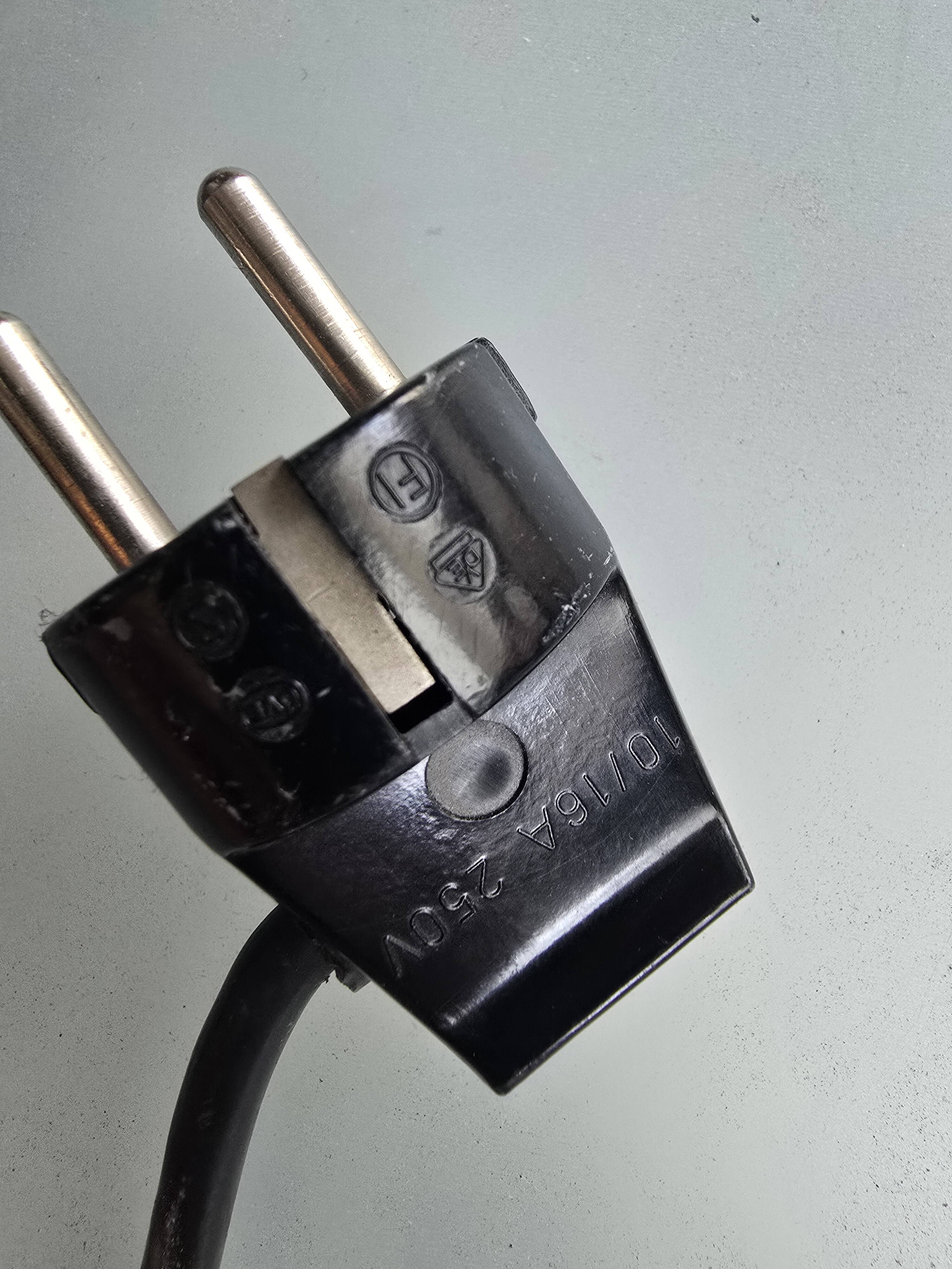 Calder Lamp, Metalarte