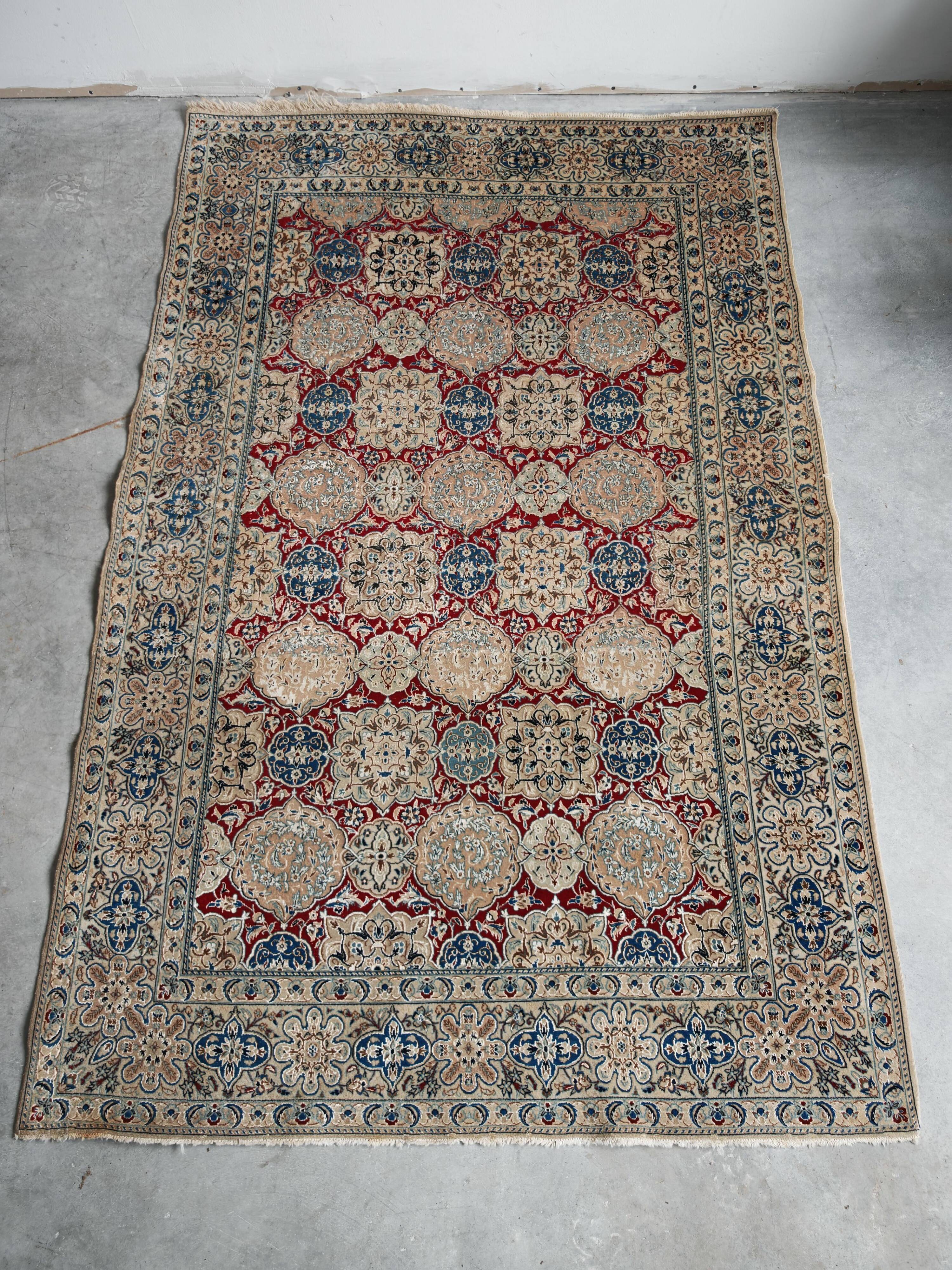 Vintage hand-knotted rug in virgin wool and silk, 1960s.