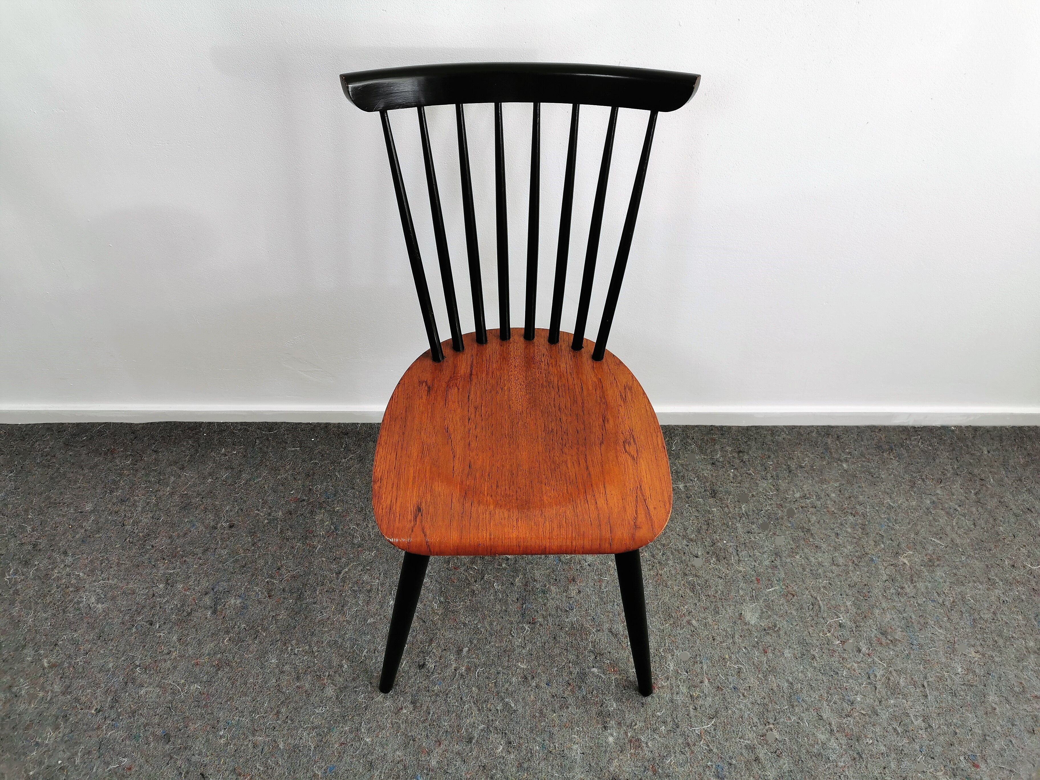 Chair by Ilmari Tapiovaara