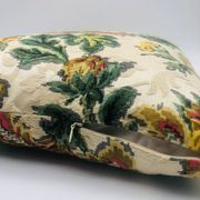 Cushion cover in antique fabric. 40 x 40 cm.