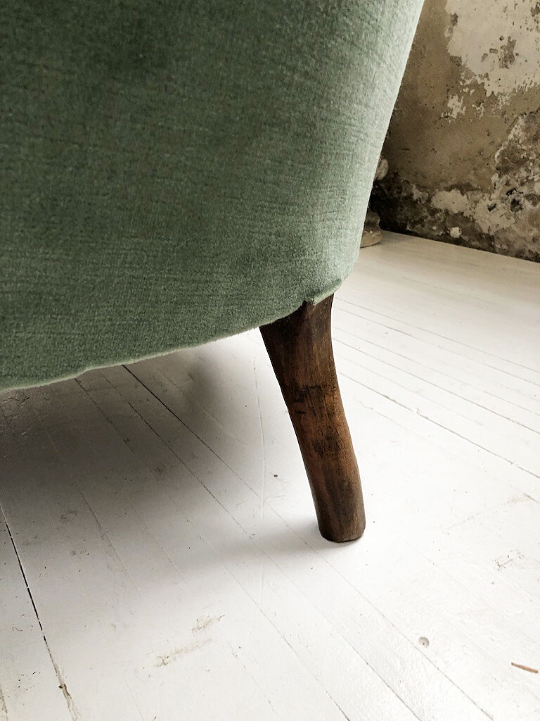 Meridian Napoleon III green velvet