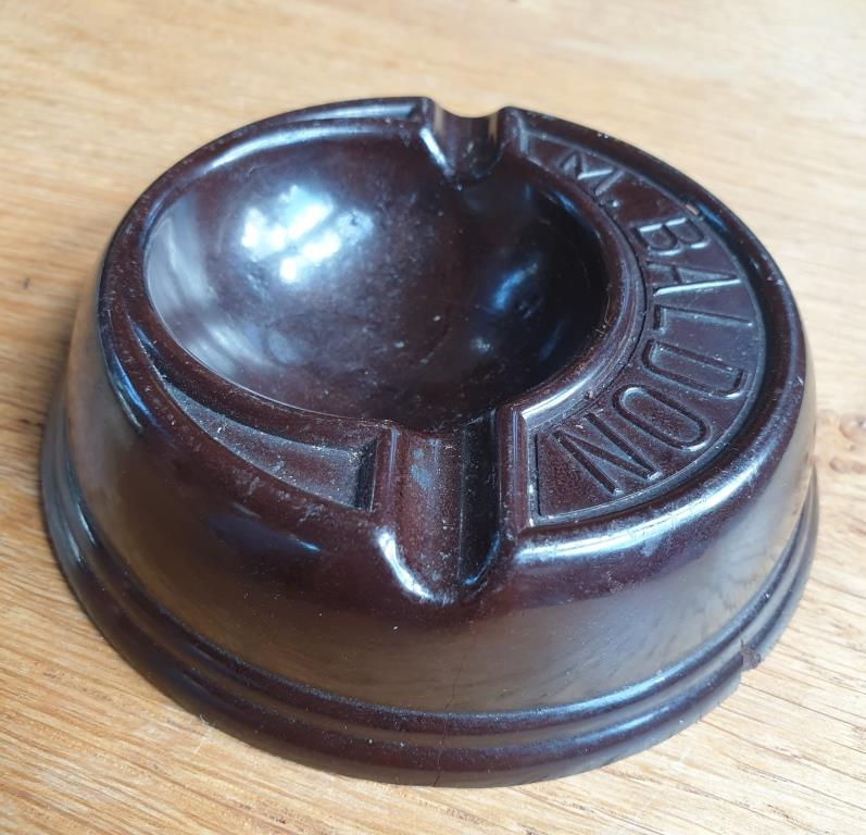Bakelite ashtray 1930 M. Baldon