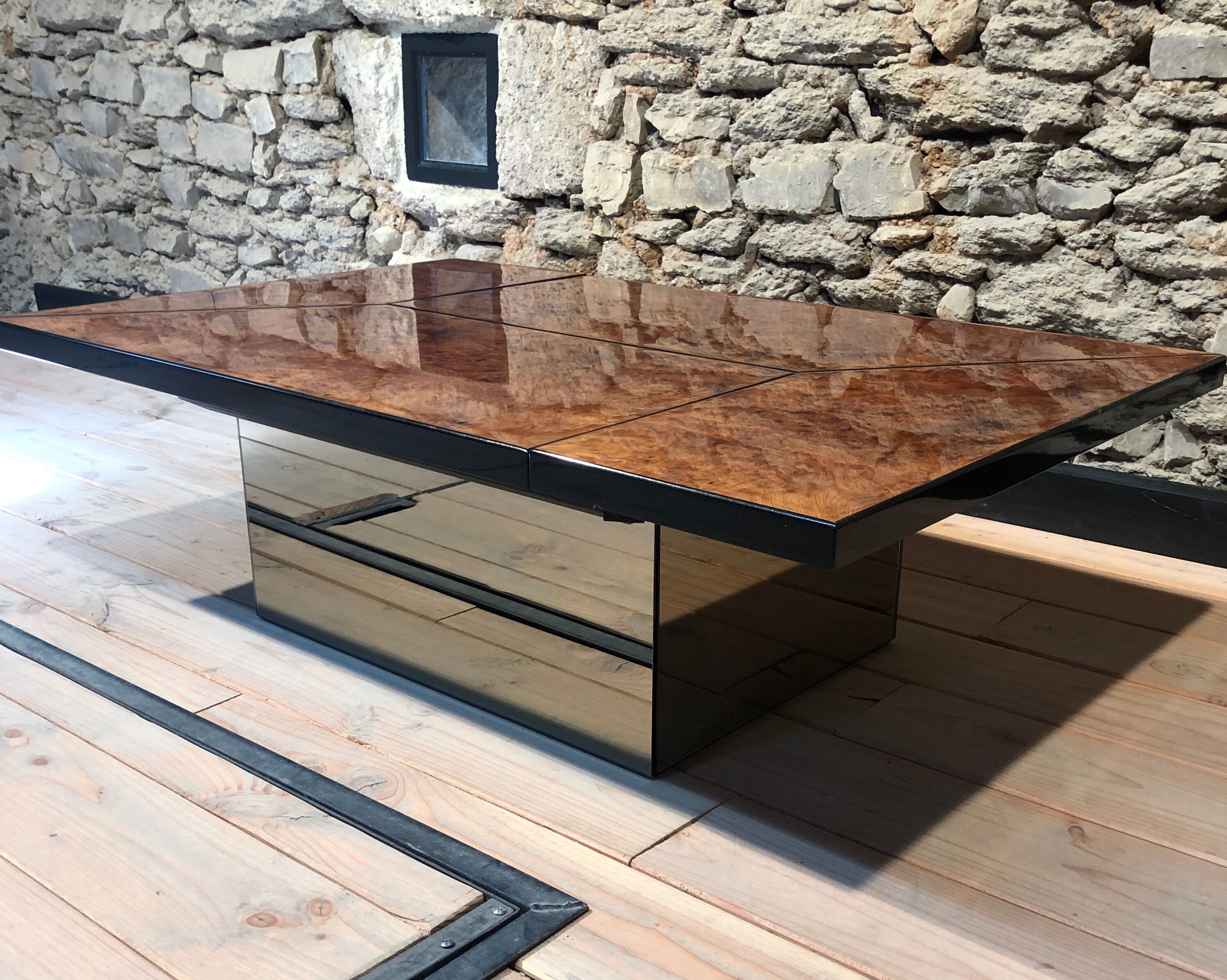 Table basse bar cocktail caché en loupe d'orme de Paul Michel, 1970 Roche Bobois