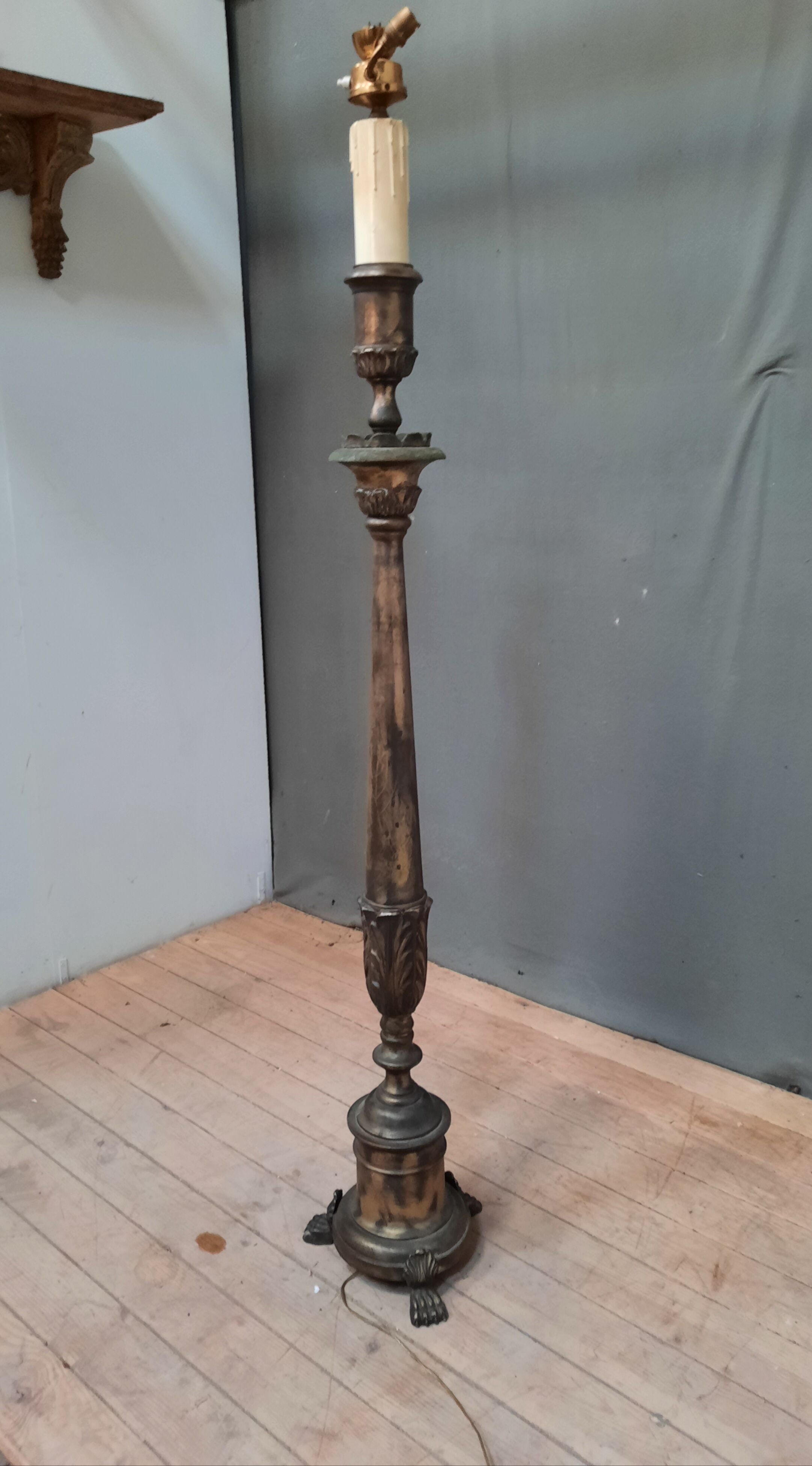 Metal sit pick mounted in lamppost