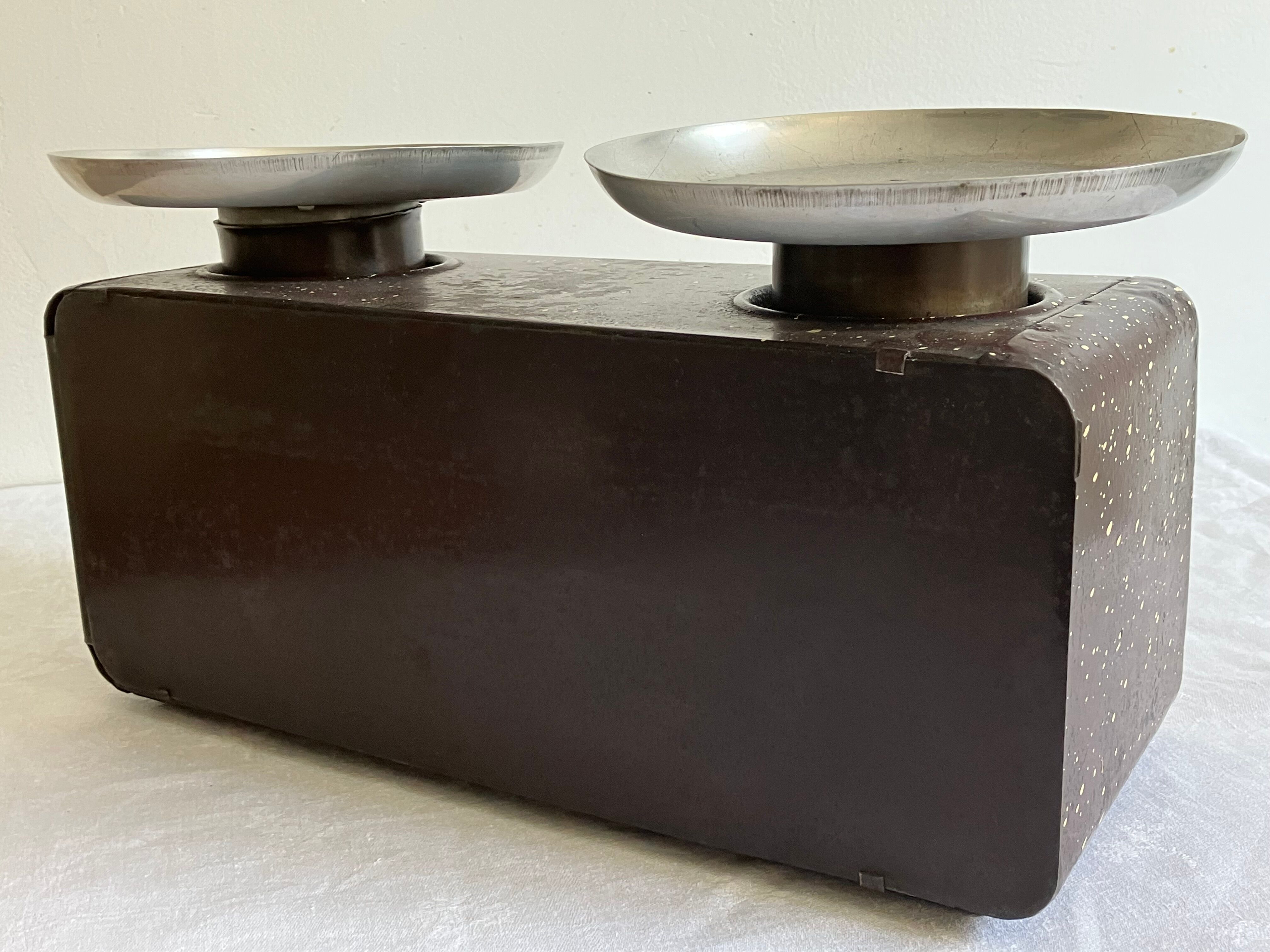 Old household scale dyona