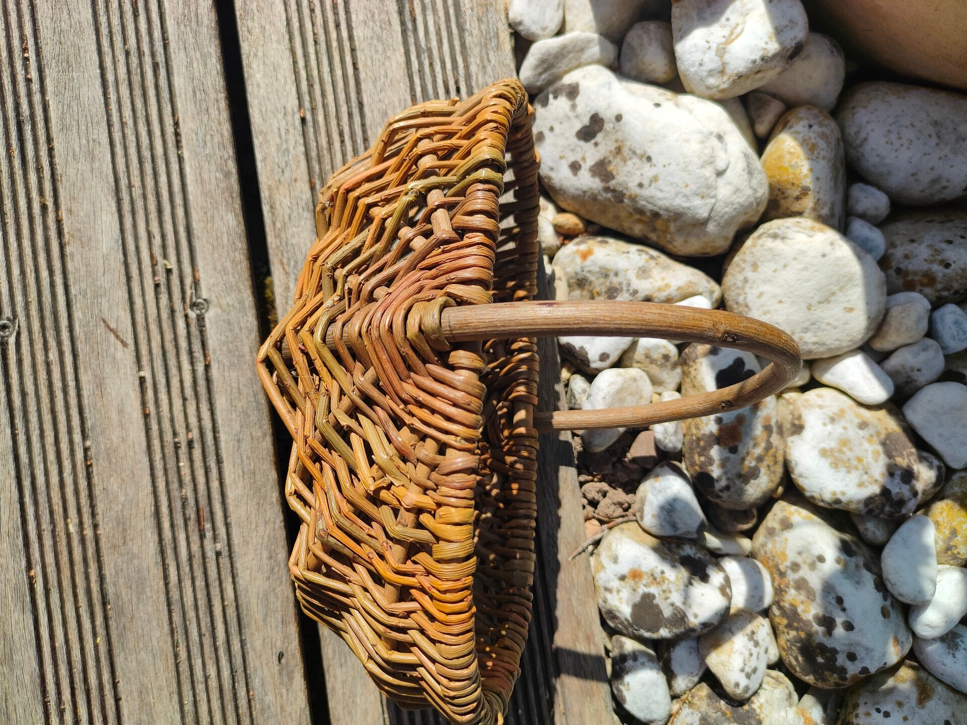 Country-style wicker basket