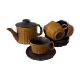 Ceramano tea service "Epsilon" from the 1960s with a raised geometric pattern.