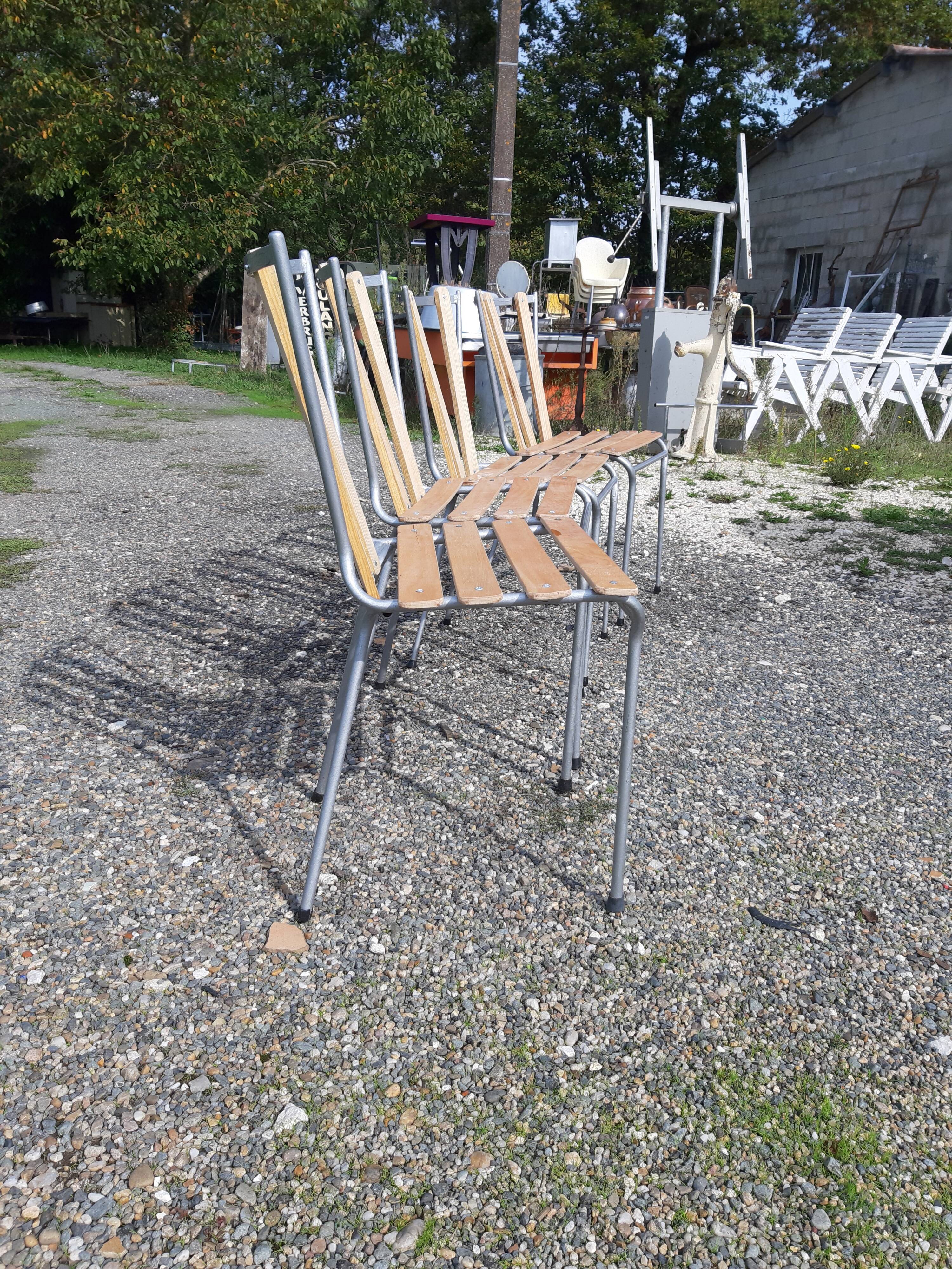 4 iron and wood bistrot chairs