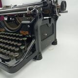 Underwood No. 5 of 1911 typewriter - Standard - Champion