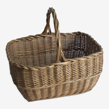 Panier en osier tressé