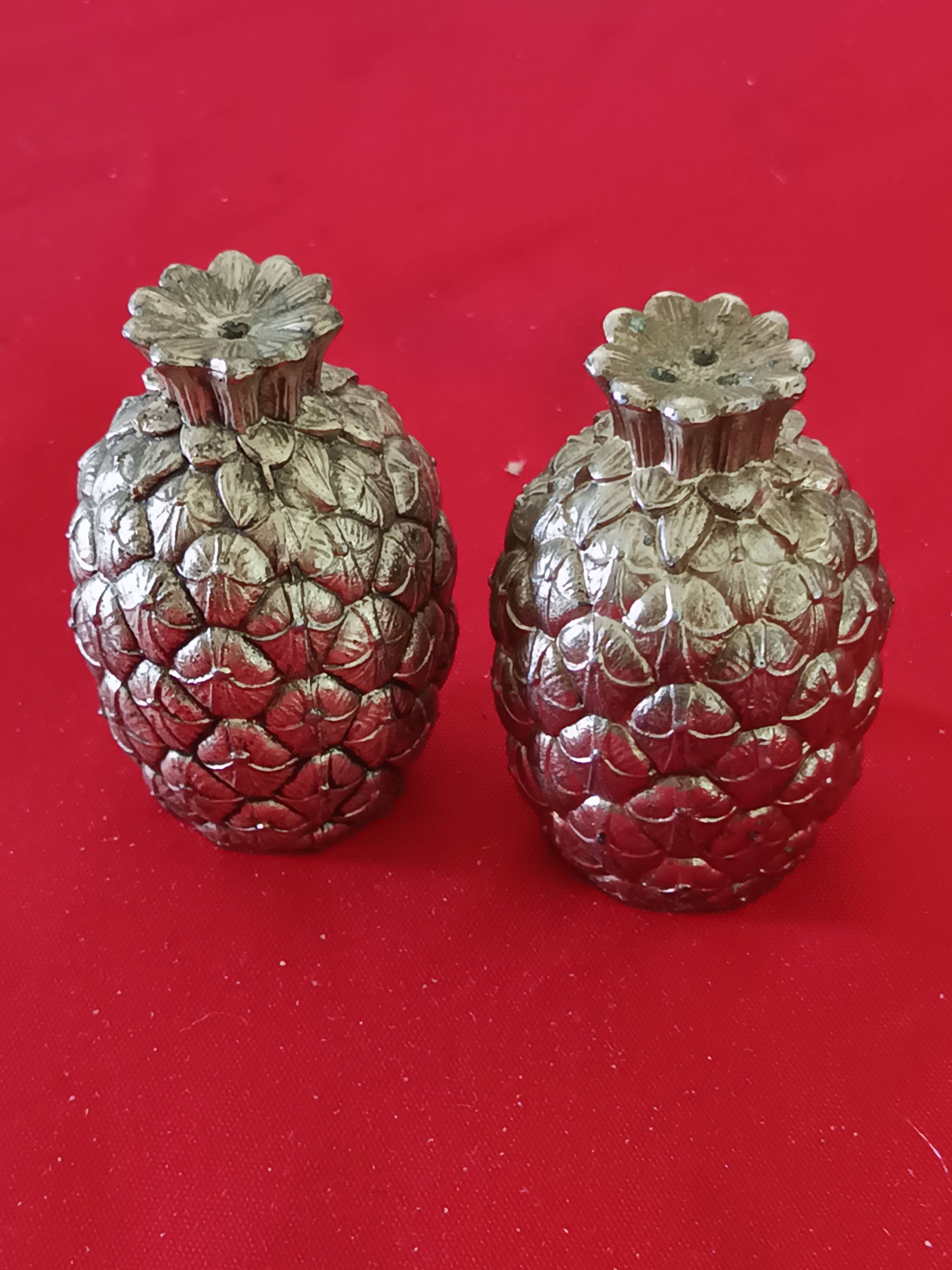 Pair of pineapple salt and pepper shakers, Italy, 1970s, Mauro Manet
